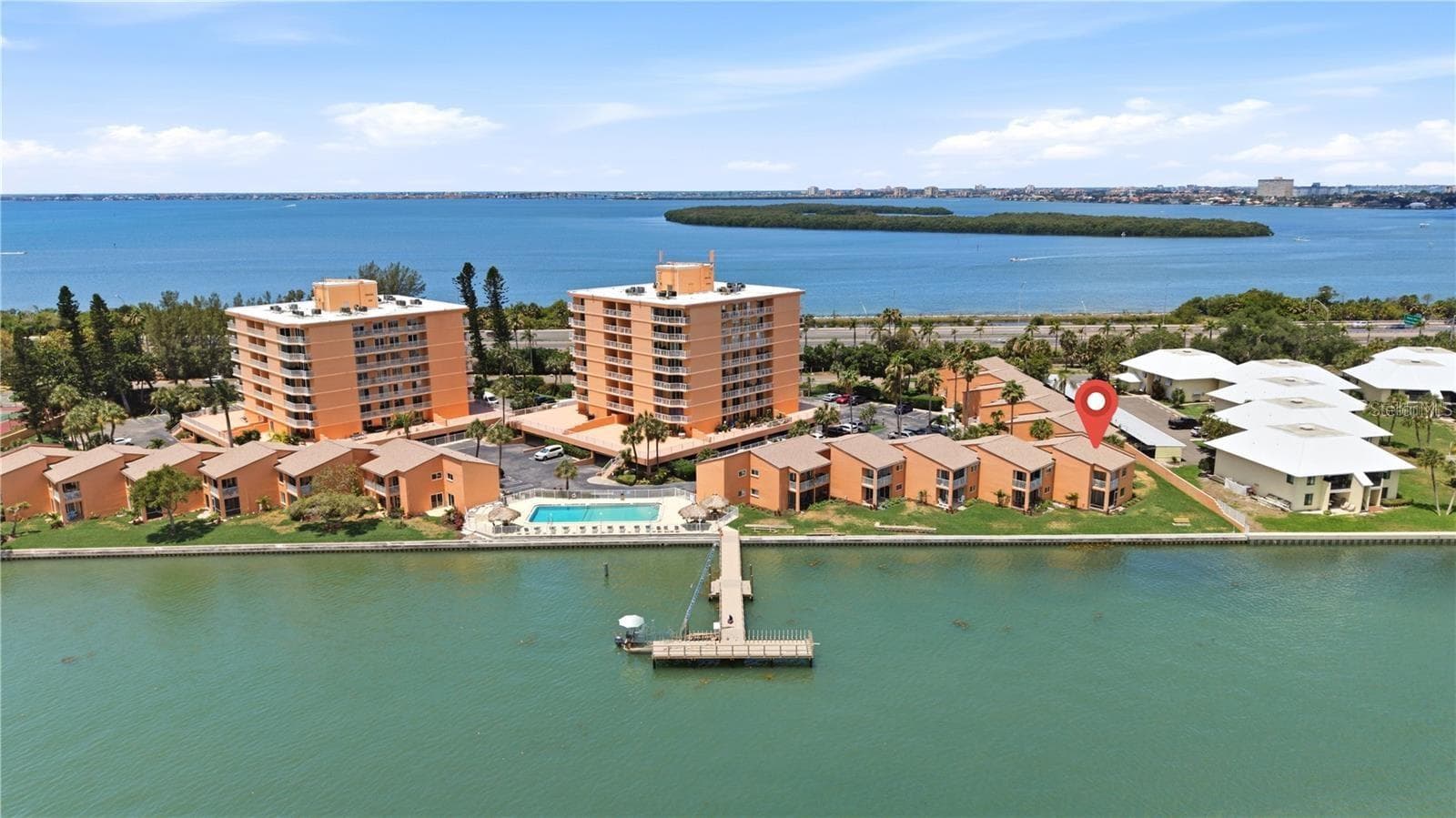 Condominium at 7400 SUNSHINE SKYWAY LN S #111, ST PETERSBURG, photo 4 of 38