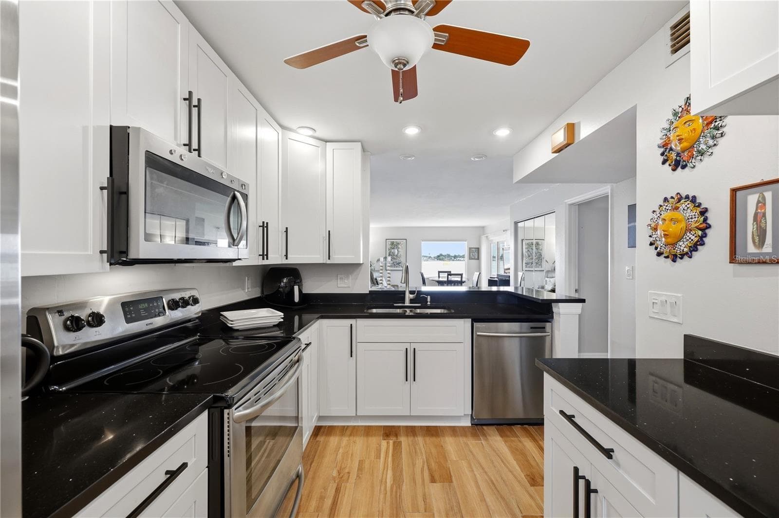 Condominium at 7400 SUNSHINE SKYWAY LN S #111, ST PETERSBURG, photo 17 of 38