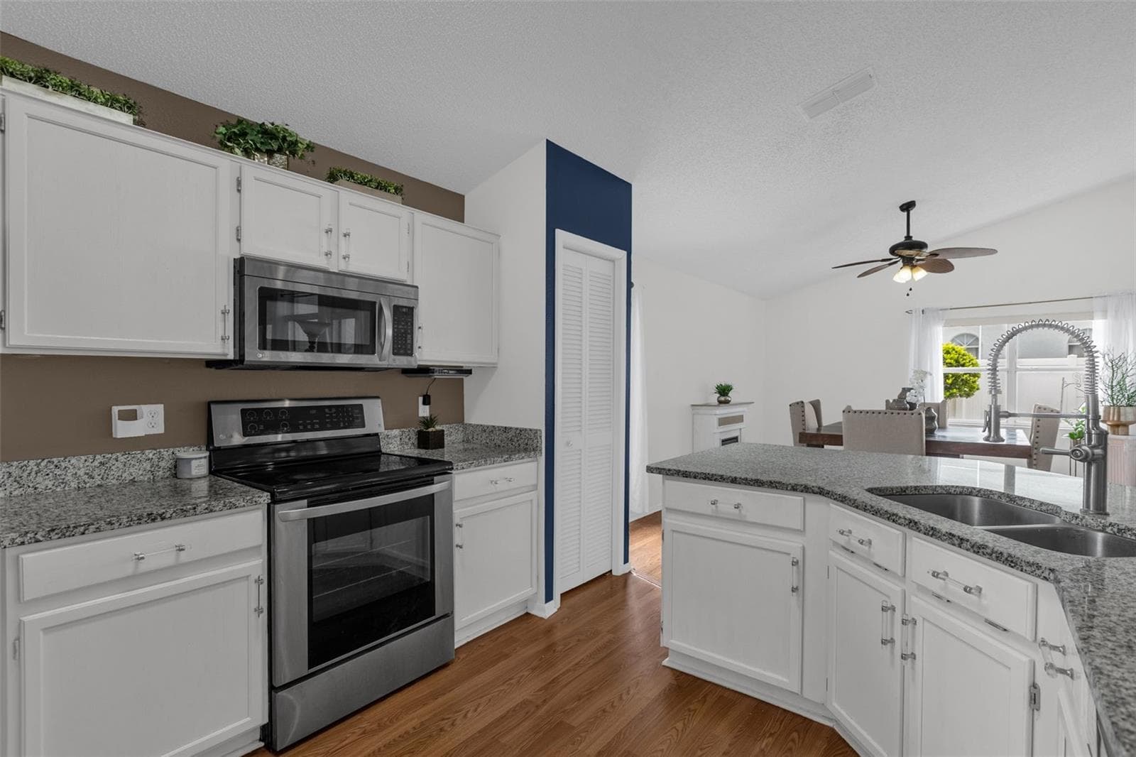 Single Family Residence at 502 BRIGHTVIEW DR, LAKE MARY, photo 18 of 52
