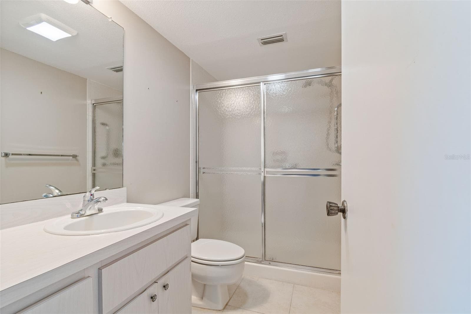 Condominium at 2150 SHELLY DR #B, PALM HARBOR, photo 14 of 33