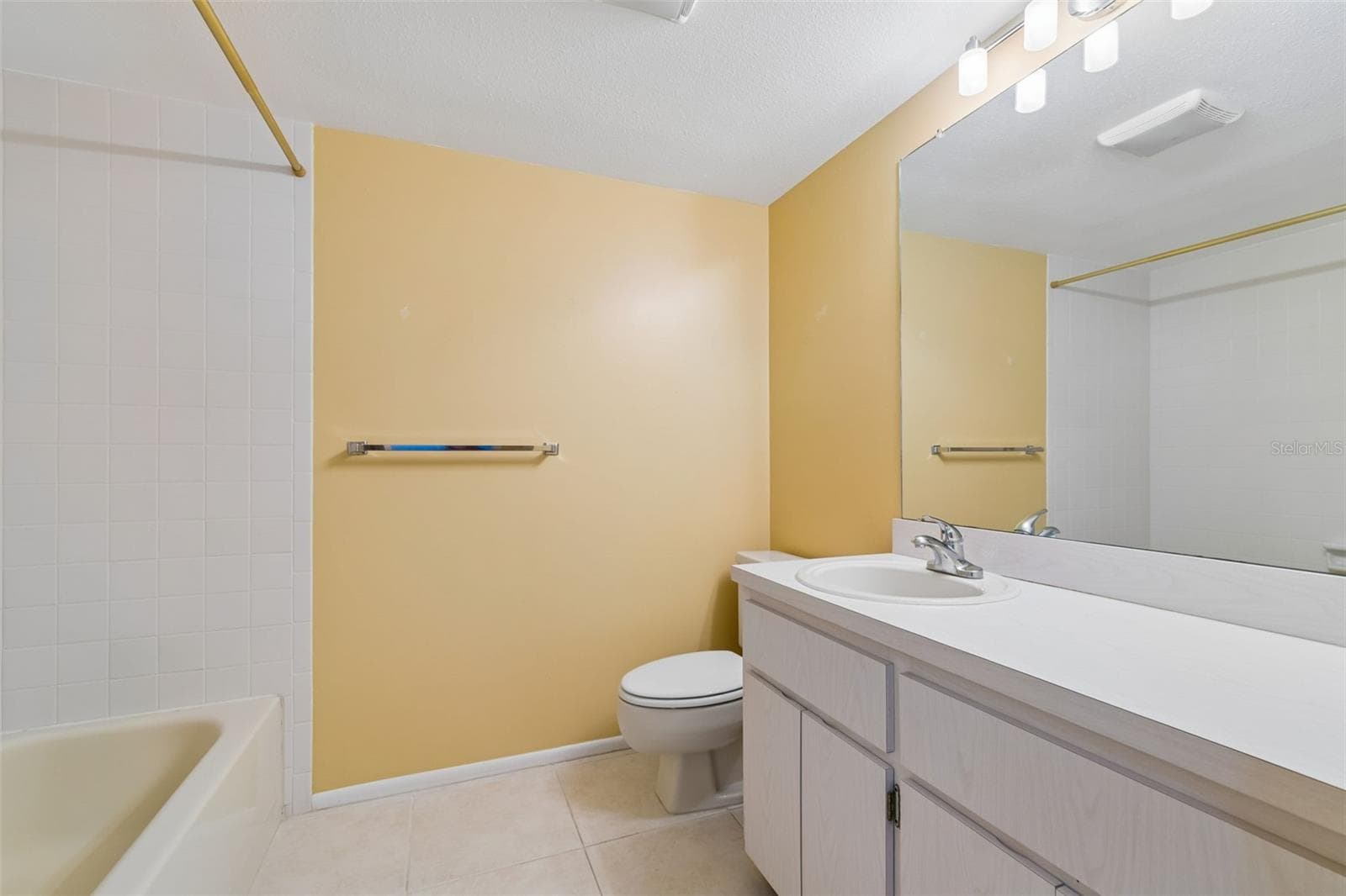 Condominium at 2150 SHELLY DR #B, PALM HARBOR, photo 19 of 33