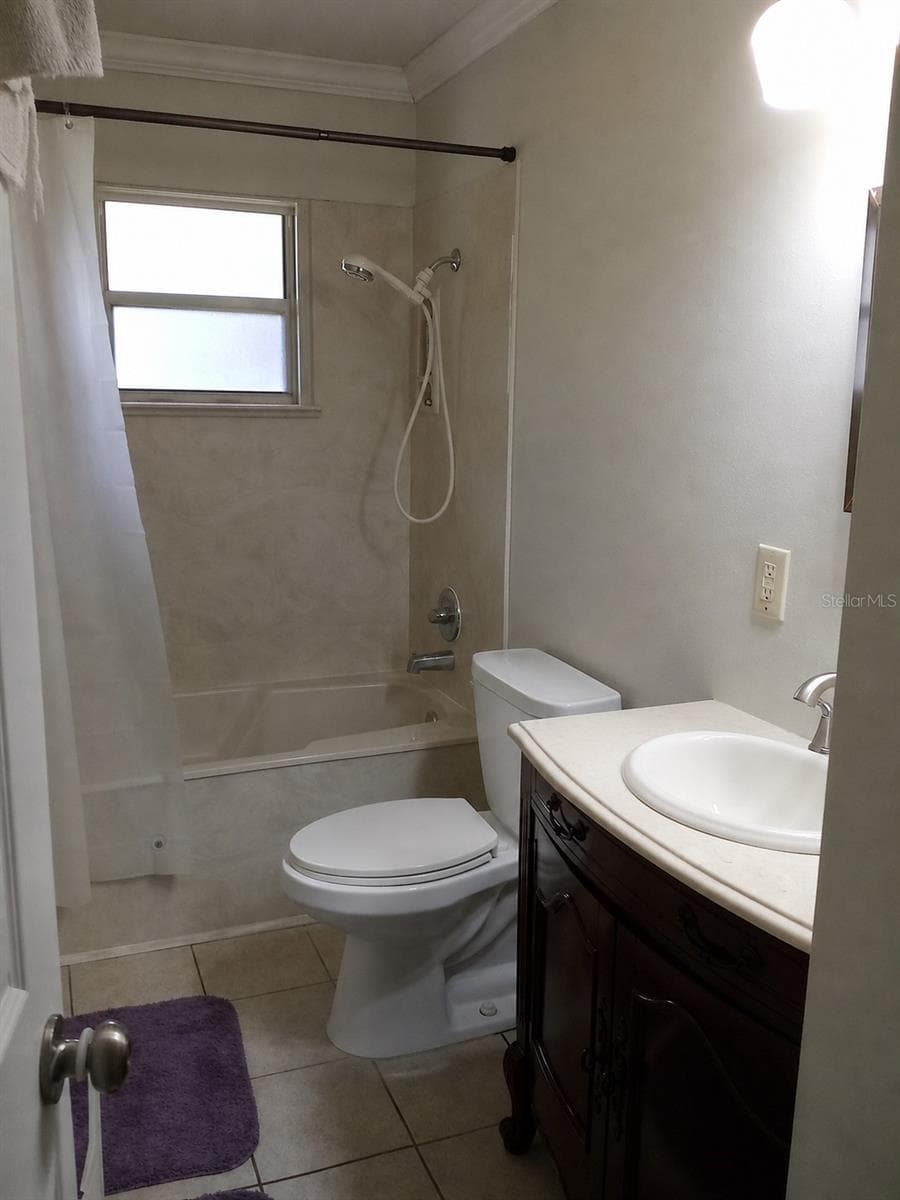Guest Bathroom - 2720 SE 8TH AVE, OCALA
