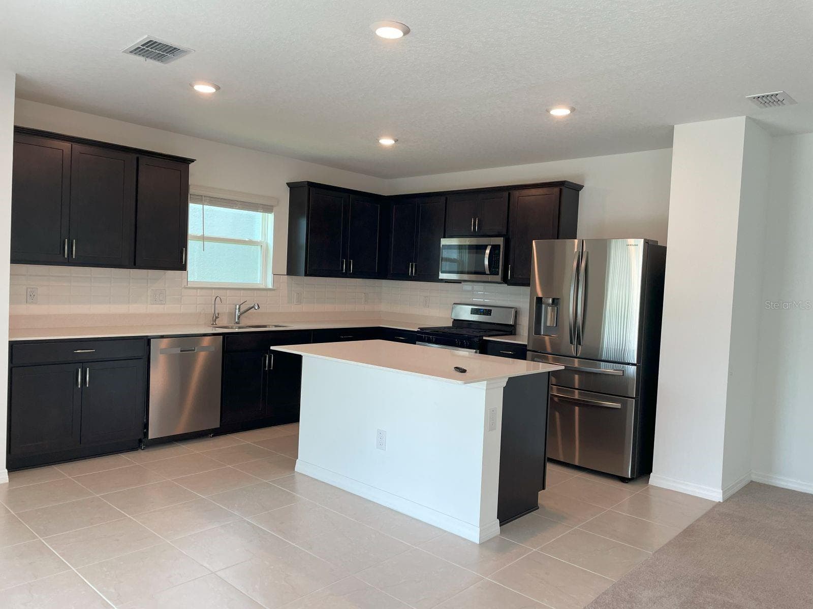 Single Family Residence at 3943 ALMOND BROOK BLVD, LAND O LAKES, photo 2 of 27