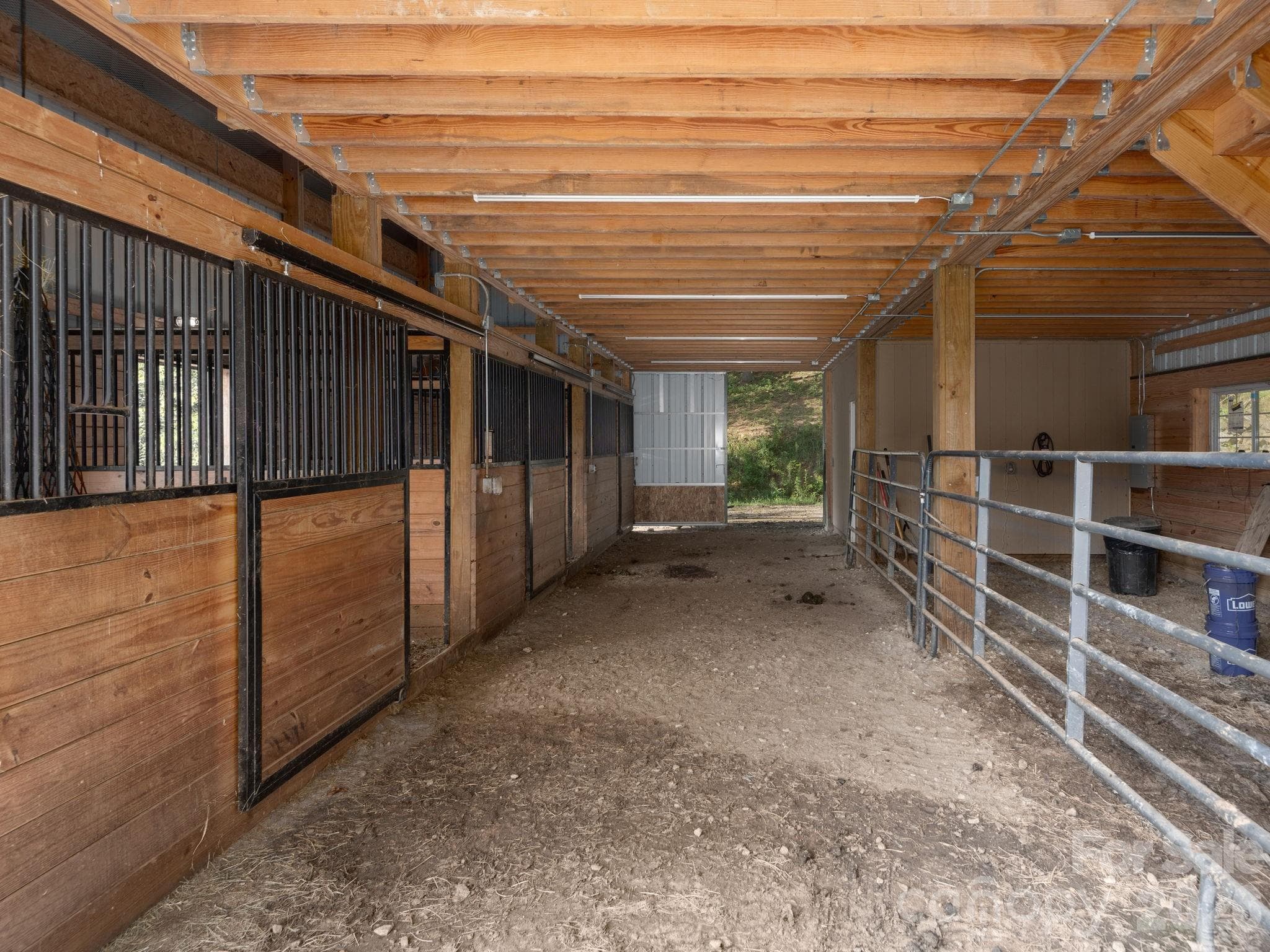 Barn Interior - 135 Potato Branch Road, Leicester
