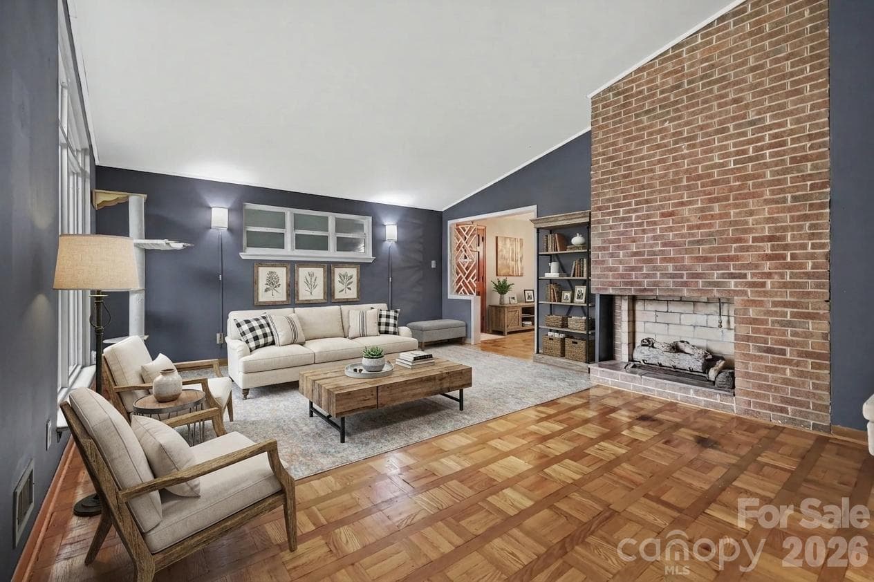 virtually staged - 126 21st Avenue NW, Hickory