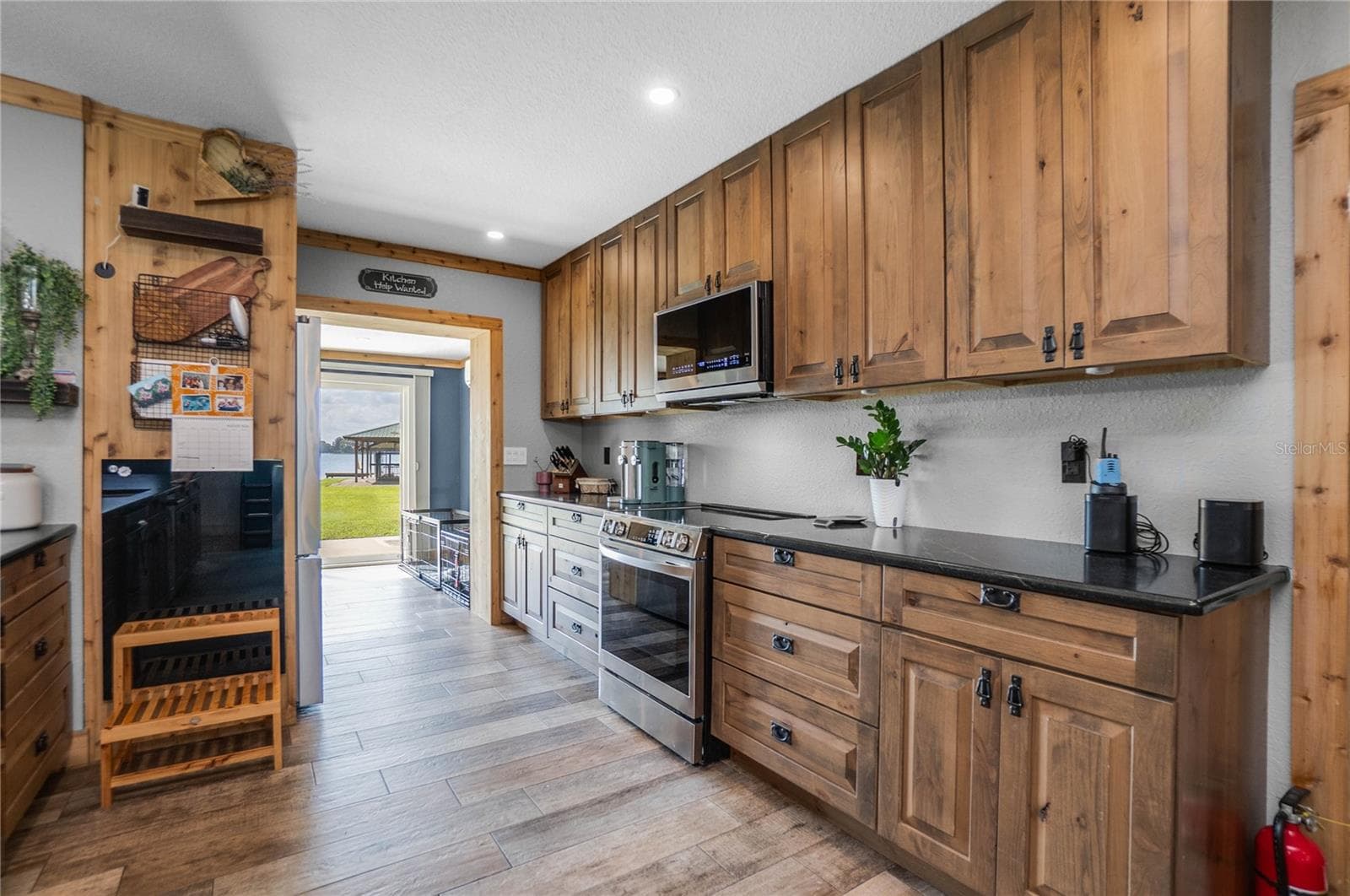 Single Family Residence at 221 S HUNTING LODGE DR, INVERNESS, photo 9 of 52