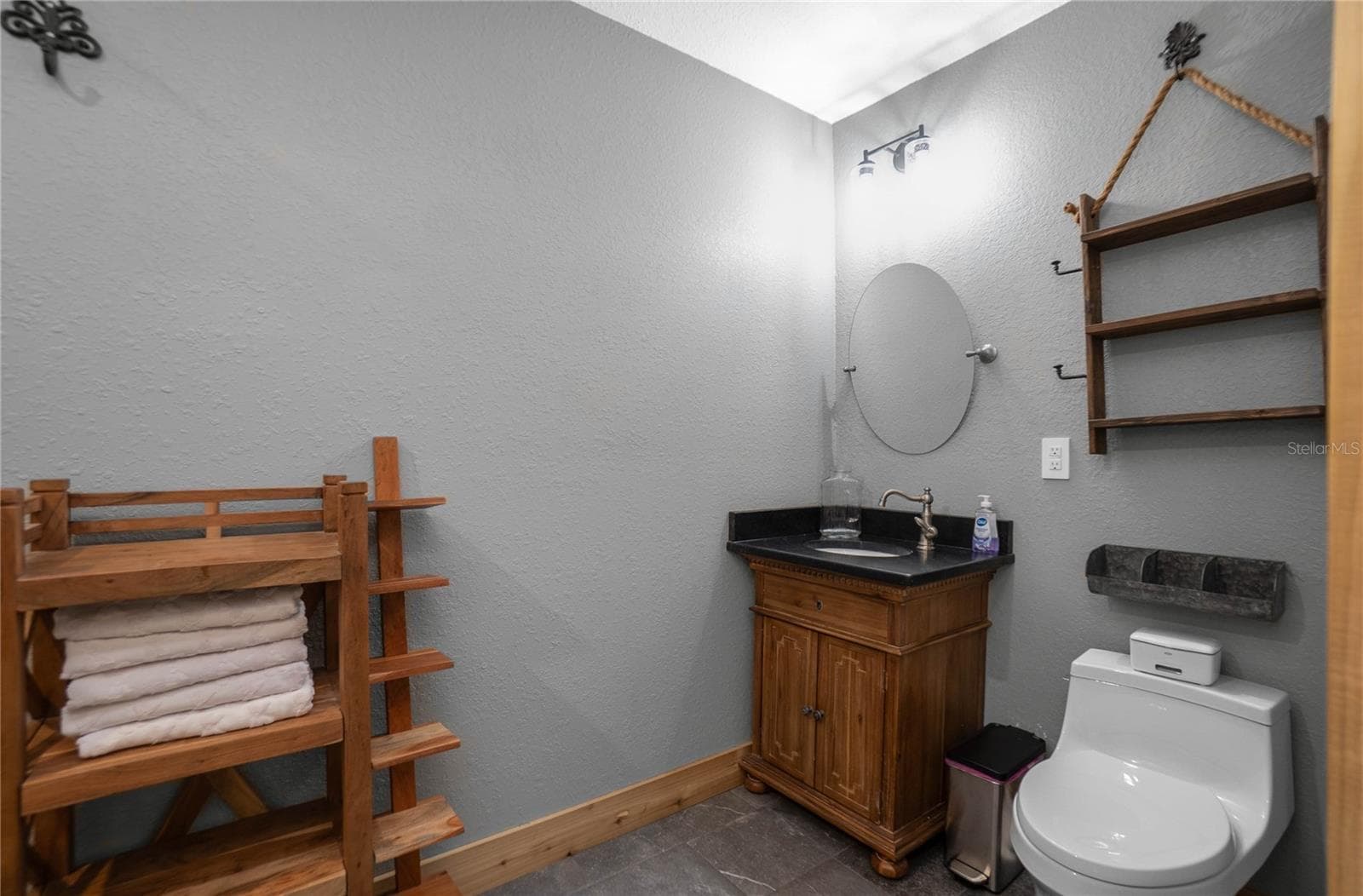 Single Family Residence at 221 S HUNTING LODGE DR, INVERNESS, photo 10 of 52