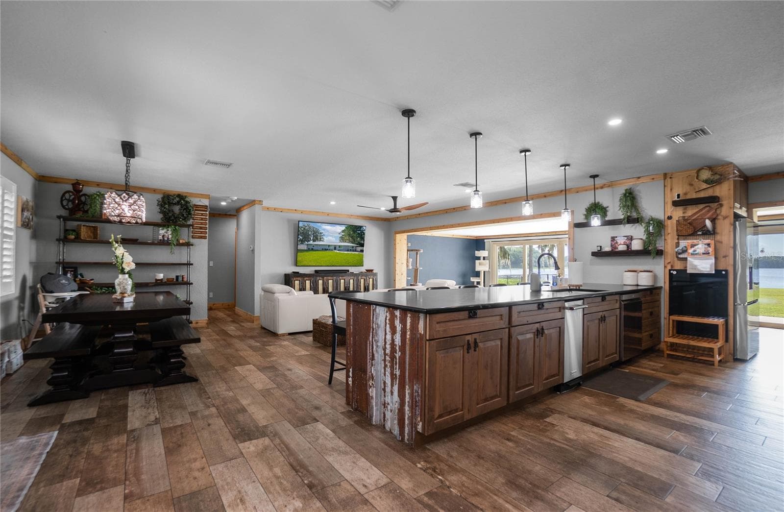 Single Family Residence at 221 S HUNTING LODGE DR, INVERNESS, photo 12 of 52