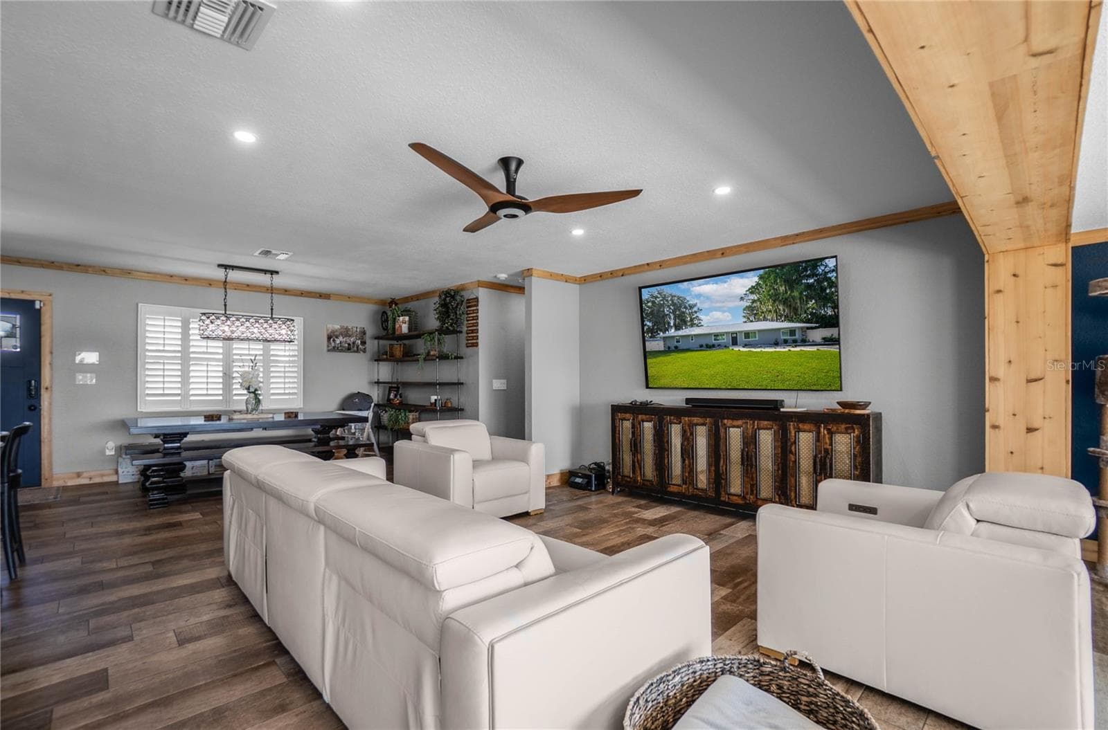 Single Family Residence at 221 S HUNTING LODGE DR, INVERNESS, photo 14 of 52