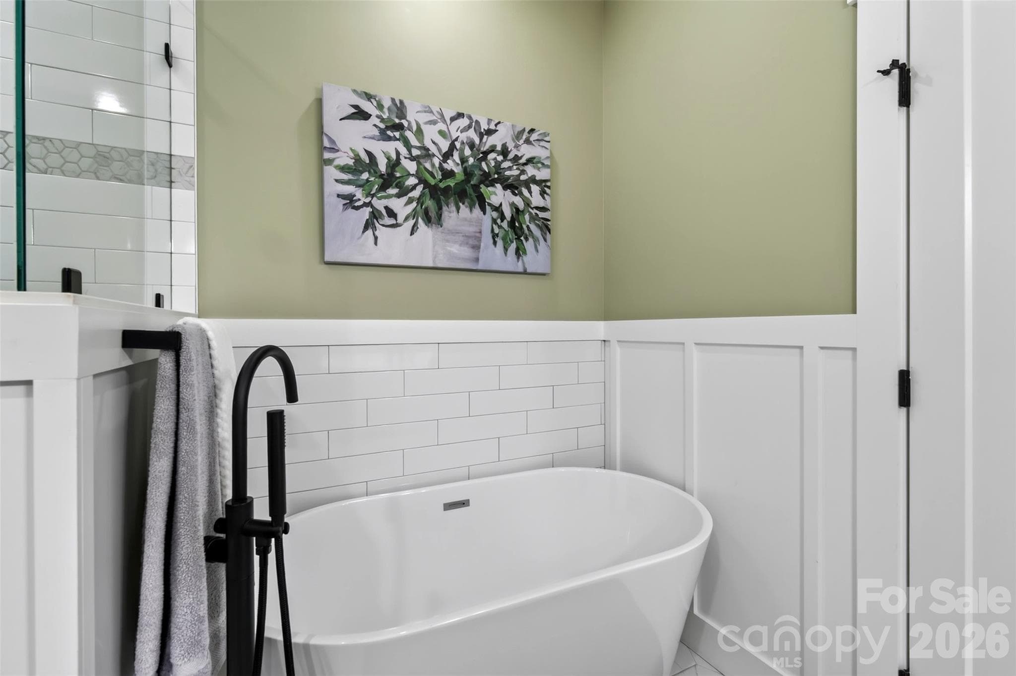 Soaking Tub - 310 Magnolia Ridge Road, Swannanoa