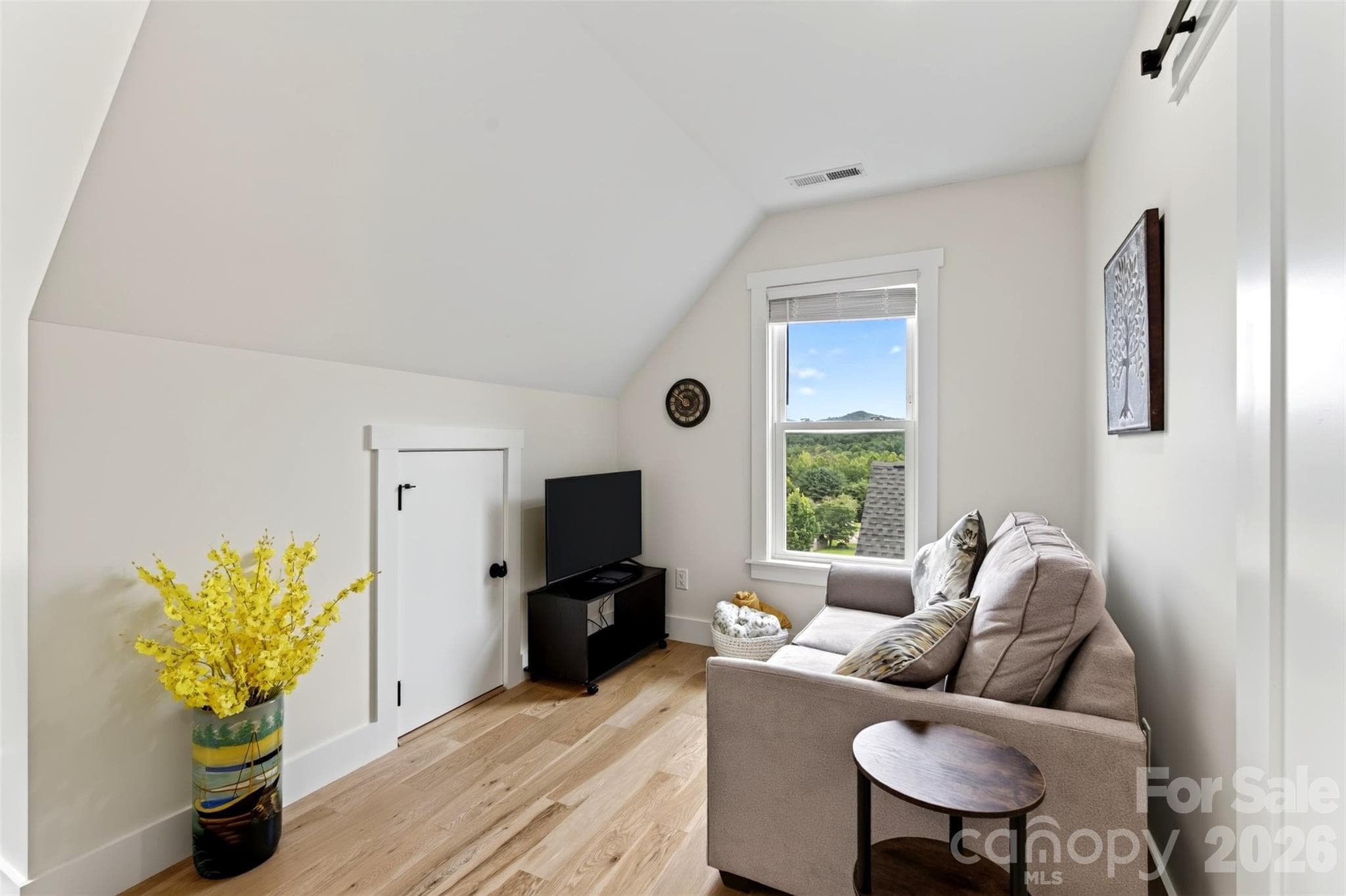 Upper Level Loft with Beautiful Mountain Views! - 310 Magnolia Ridge Road, Swannanoa