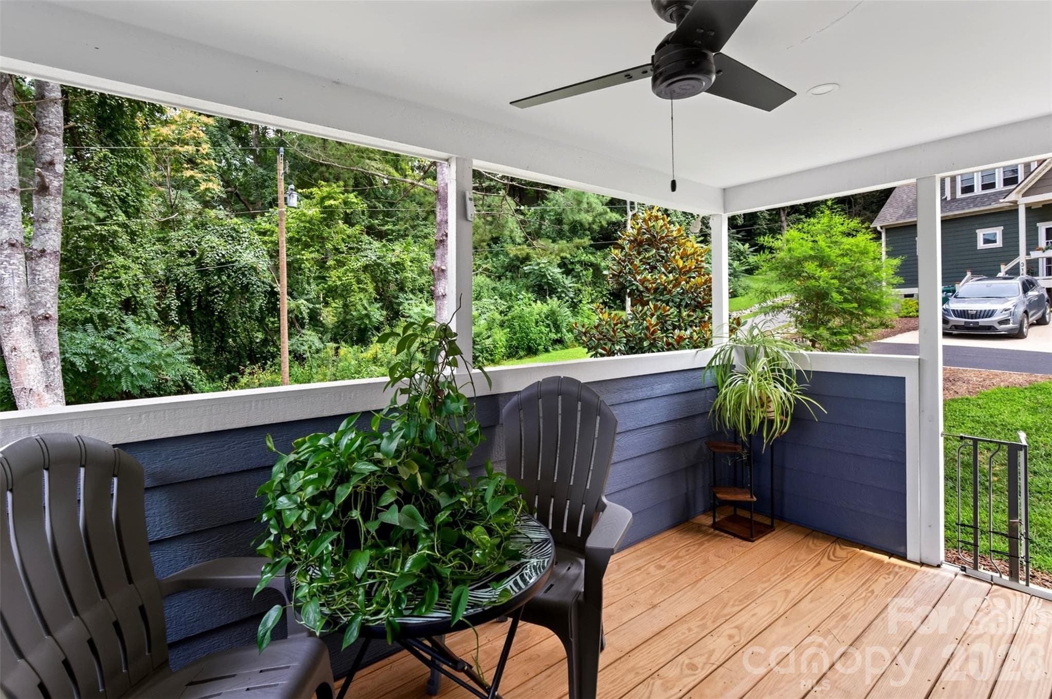 Beautiful back deck with Mountain Views! - 310 Magnolia Ridge Road, Swannanoa