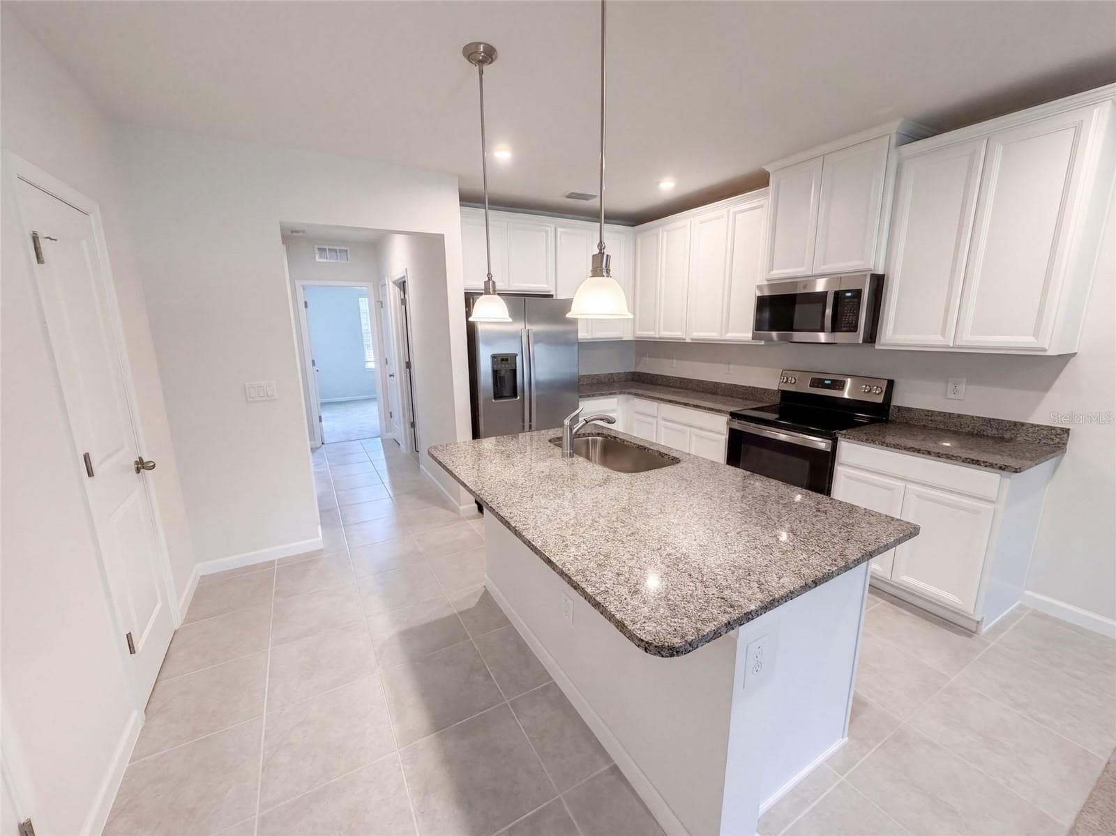 Townhouse at 17917 TURNING LEAF CIR, LAND O LAKES, photo 2 of 31