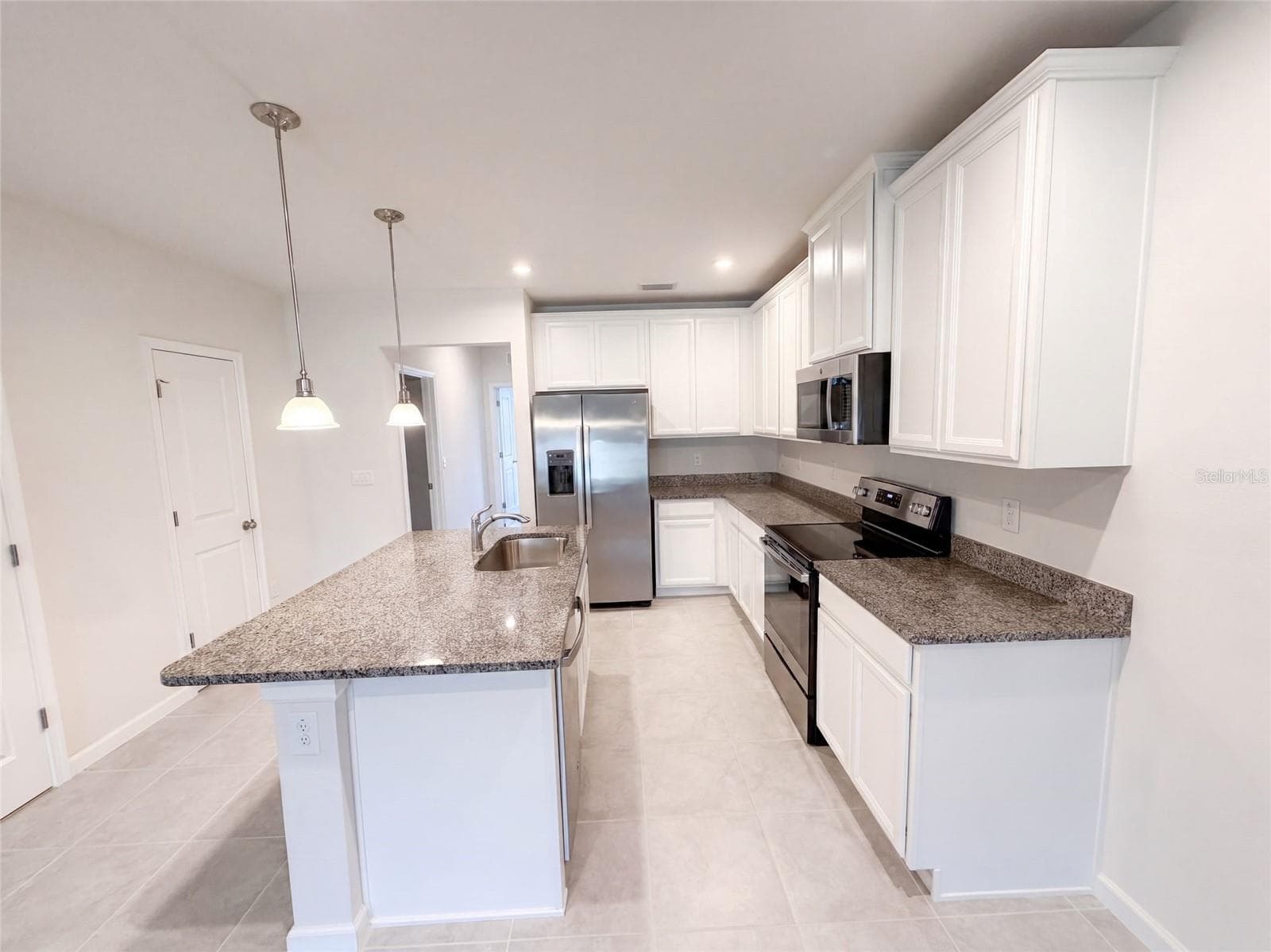 Townhouse at 17917 TURNING LEAF CIR, LAND O LAKES, photo 6 of 31
