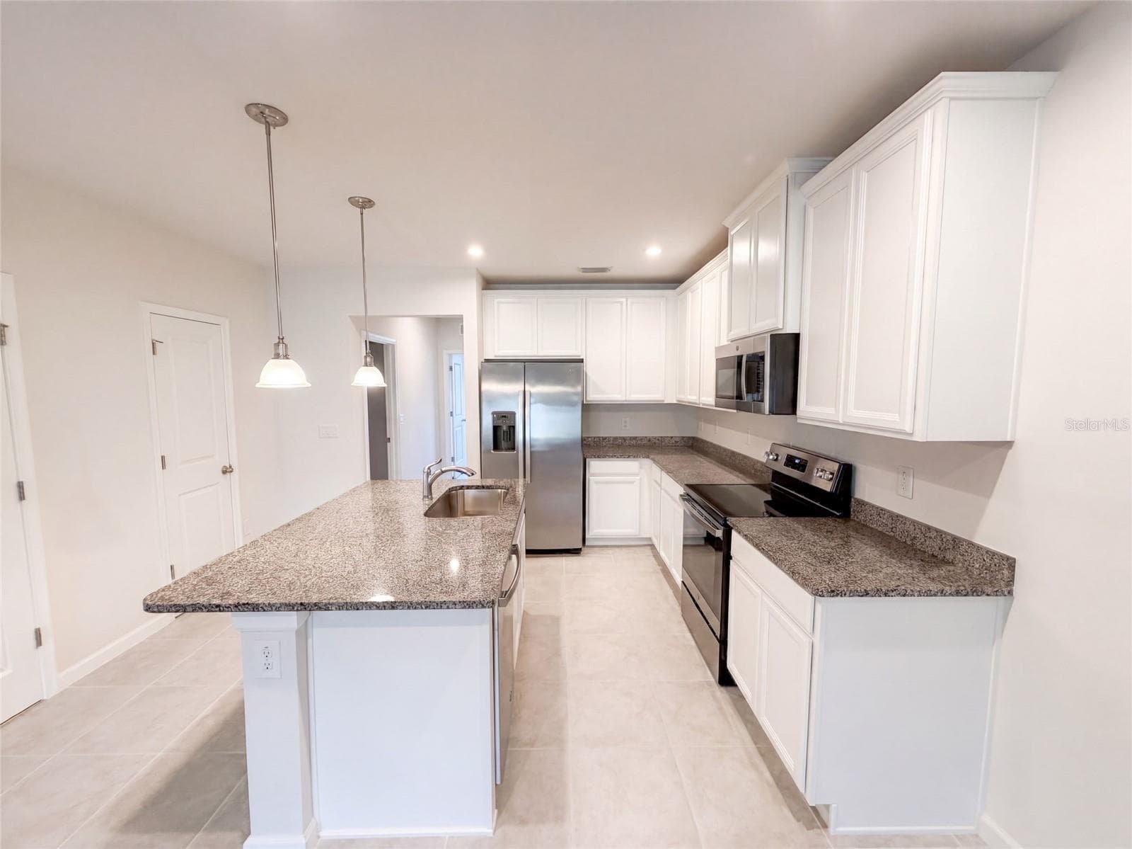 Townhouse at 17917 TURNING LEAF CIR, LAND O LAKES, photo 7 of 31