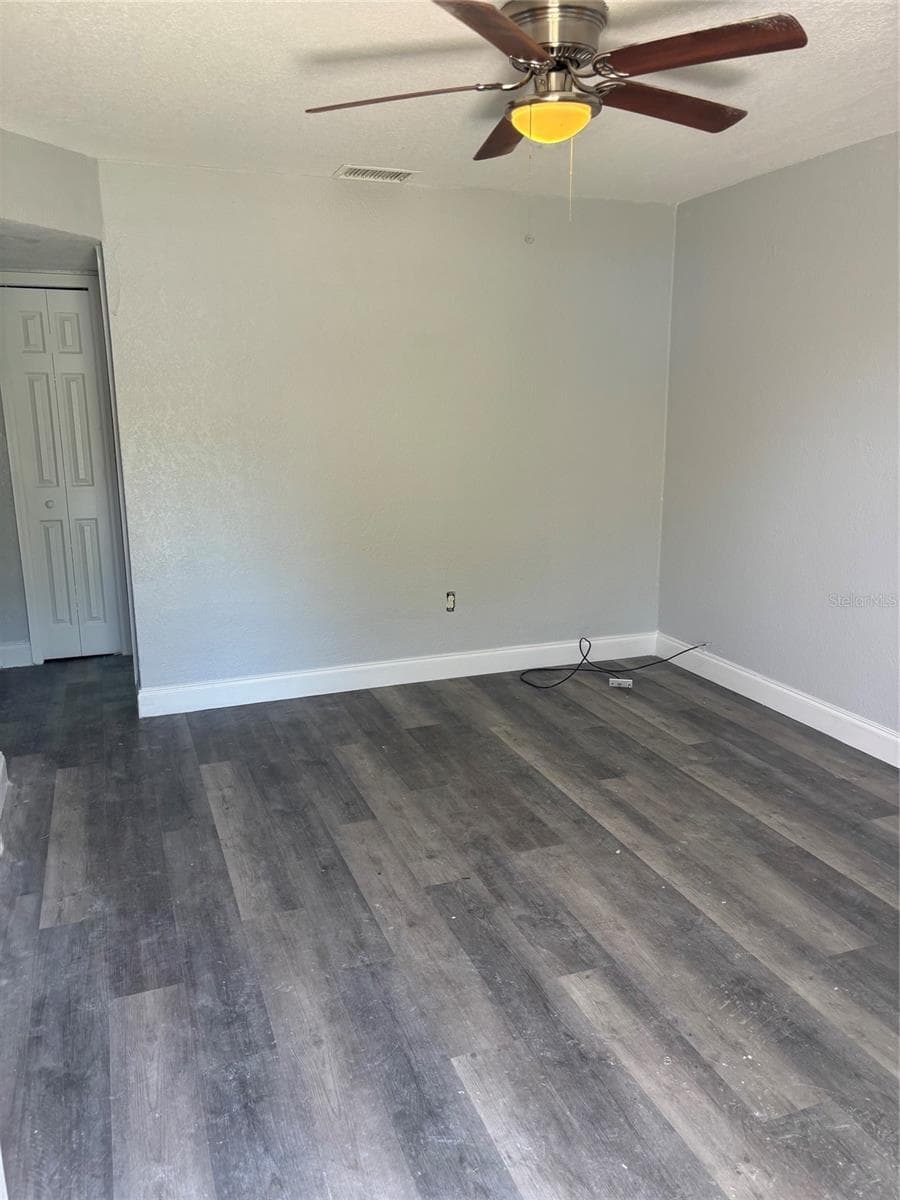 Single Family Residence at 4321 LAKE LAWNE AVE, ORLANDO, photo 4 of 13