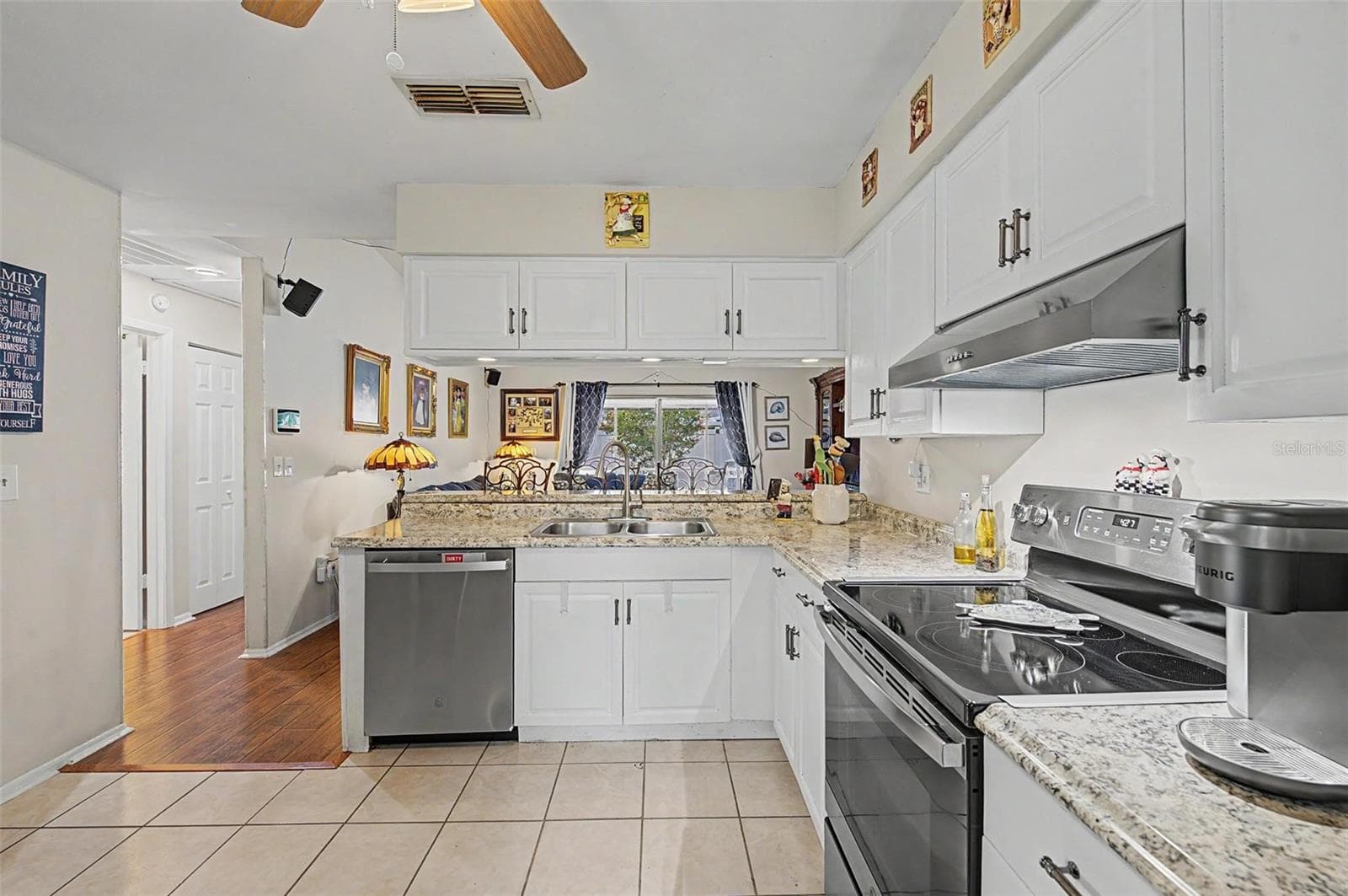 Single Family Residence at 1004 COOLWOOD PL, BRANDON, photo 11 of 44