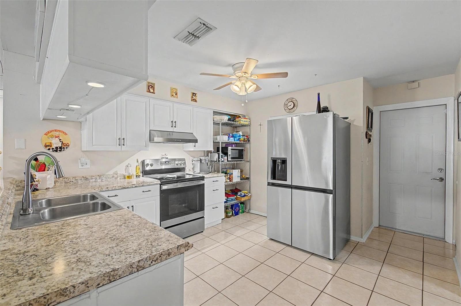 Single Family Residence at 1004 COOLWOOD PL, BRANDON, photo 12 of 44