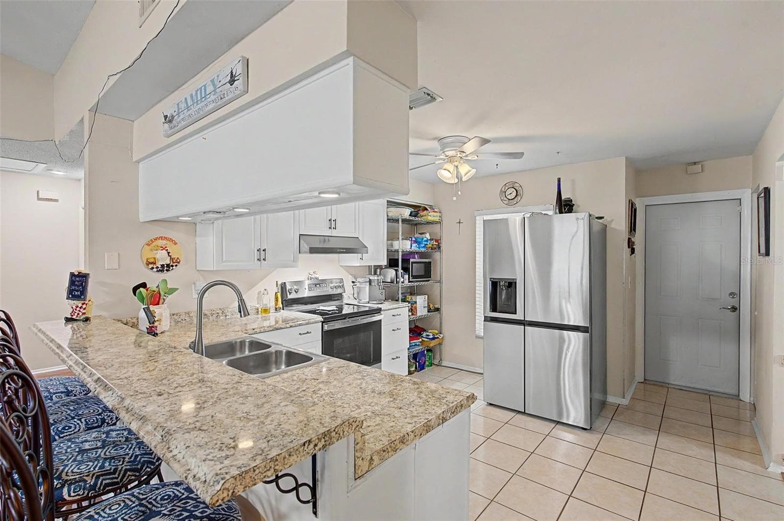 Single Family Residence at 1004 COOLWOOD PL, BRANDON, photo 13 of 44