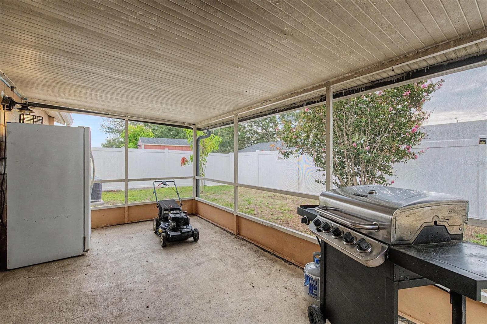 Single Family Residence at 1004 COOLWOOD PL, BRANDON, photo 29 of 44