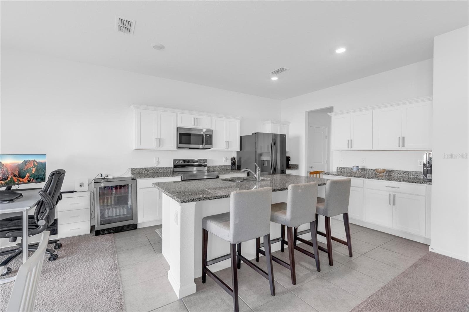 Single Family Residence at 2207 BEAR PEAK RD, MINNEOLA, photo 11 of 38