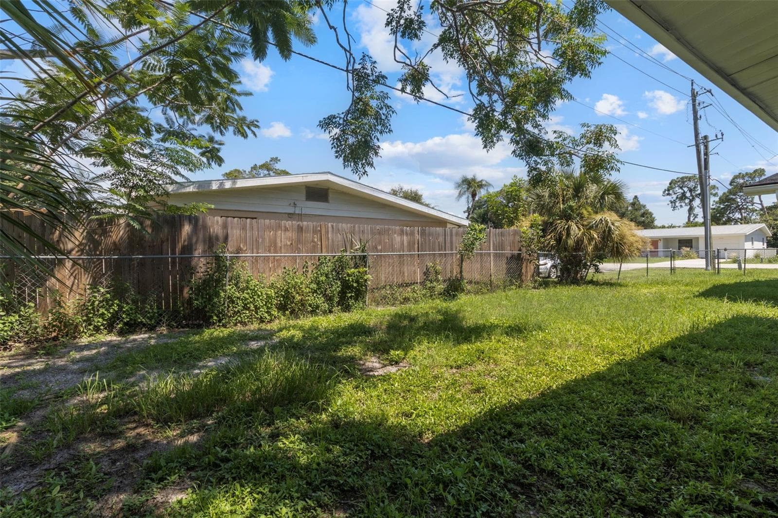 Single Family Residence at 4875 NORTHWOOD AVE, SARASOTA, photo 37 of 47