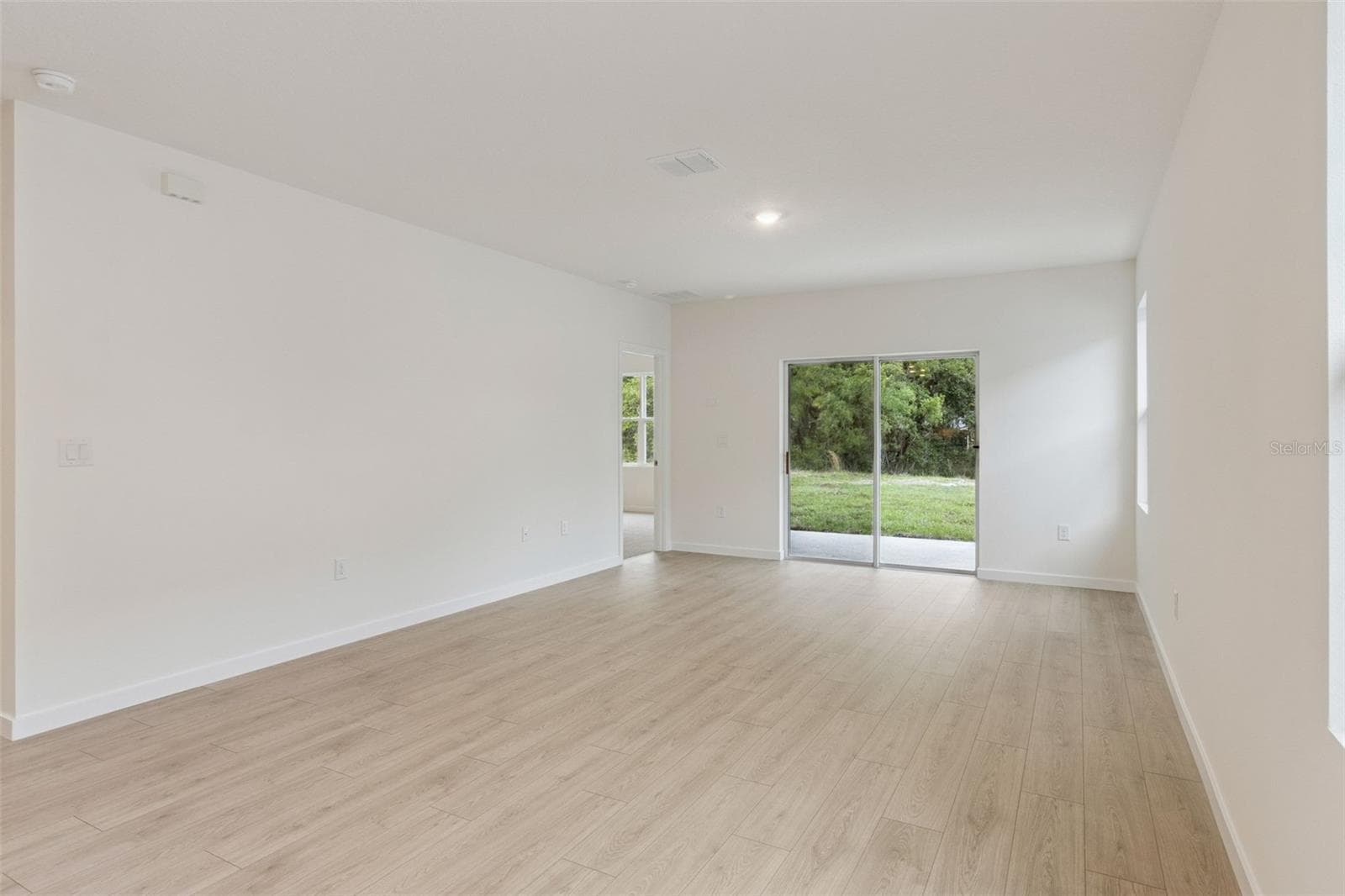 Single Family Residence at 1347 GRAND FLORA LN, SANFORD, photo 5 of 42