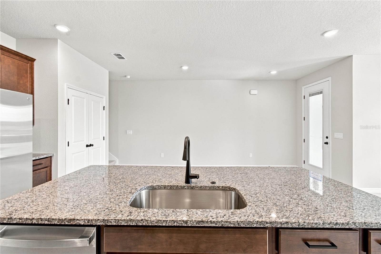 Kitchen - 5588 COOPERS HAWK CT, ST CLOUD