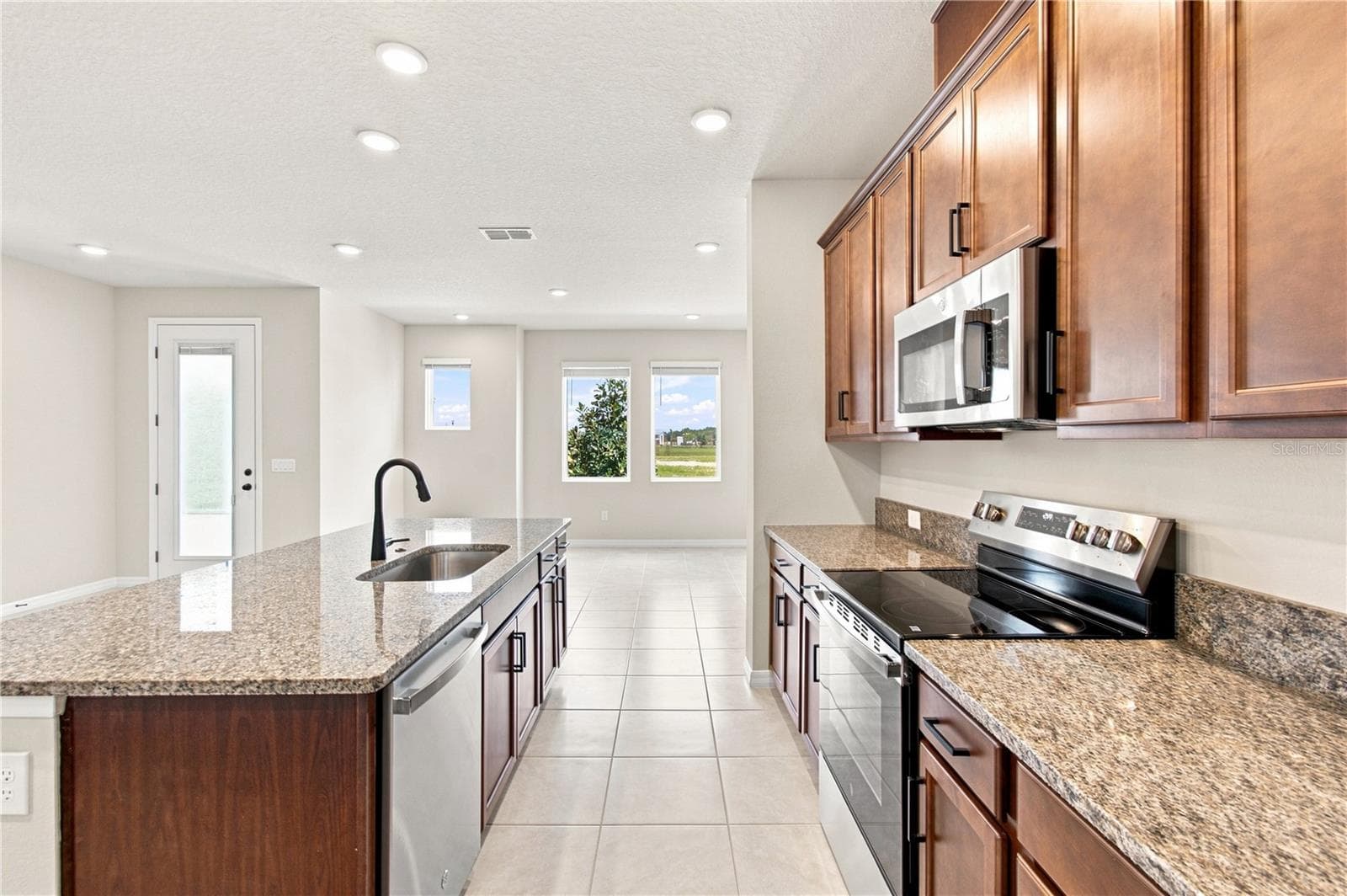 Kitchen - 5588 COOPERS HAWK CT, ST CLOUD