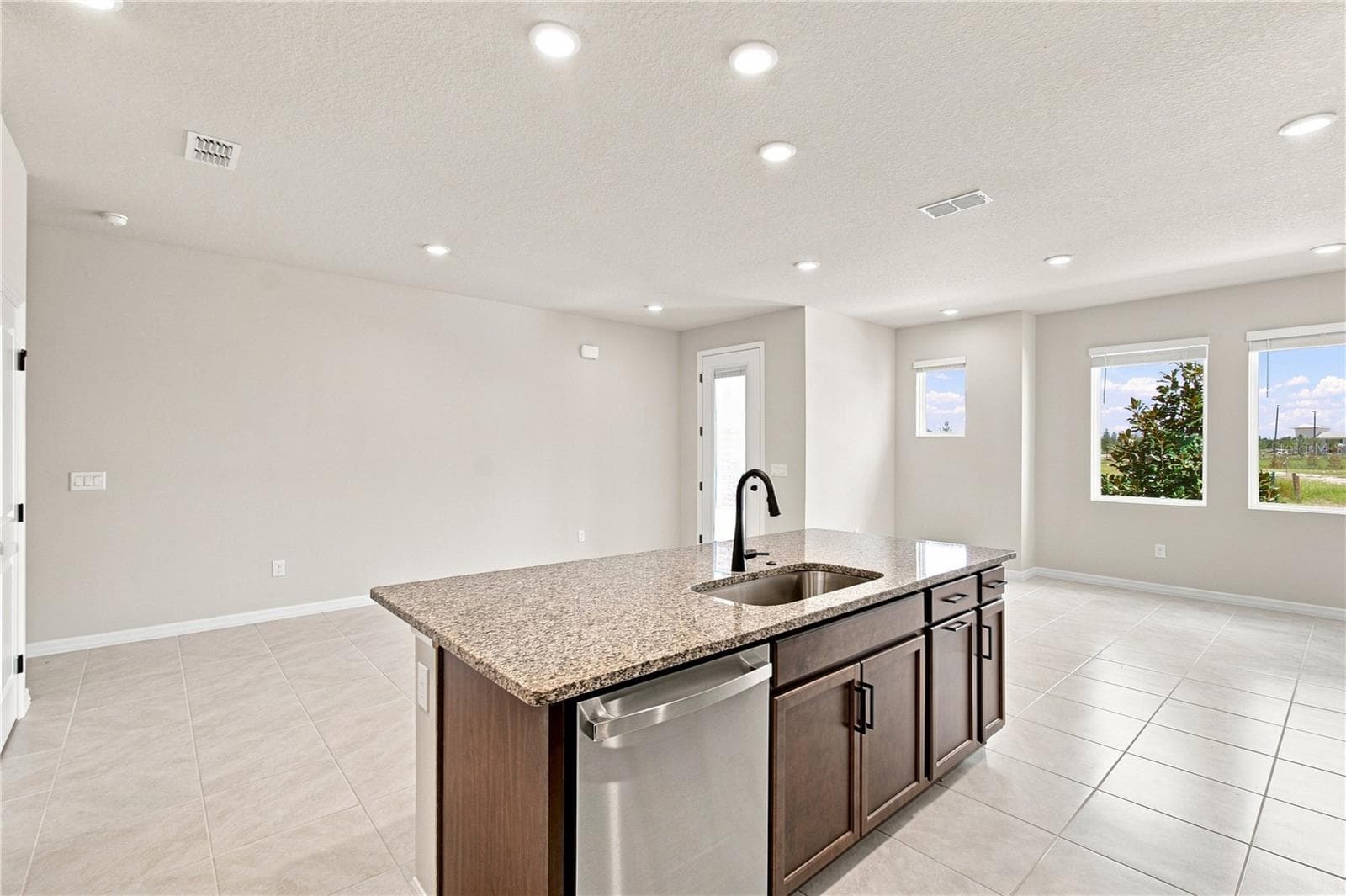 Kitchen - 5588 COOPERS HAWK CT, ST CLOUD