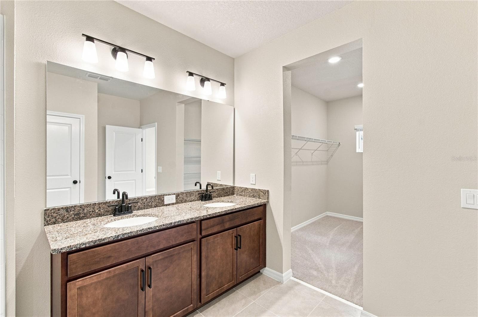 Owner's Bath - 5588 COOPERS HAWK CT, ST CLOUD