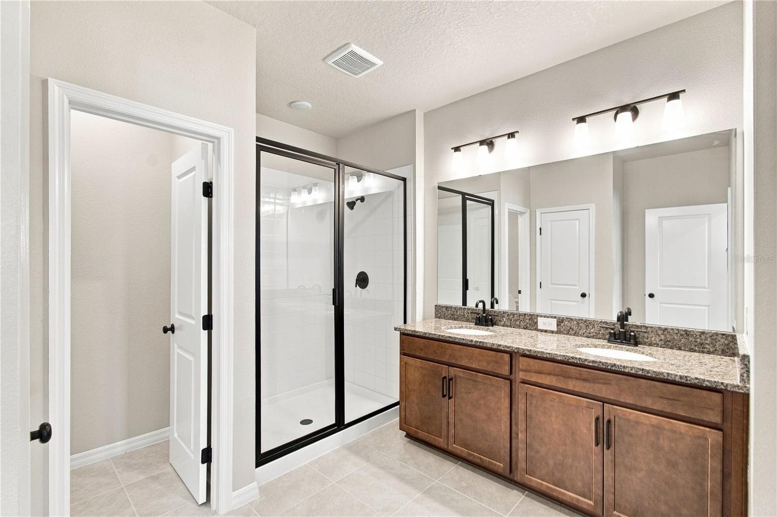 Owner's Bath - 5588 COOPERS HAWK CT, ST CLOUD