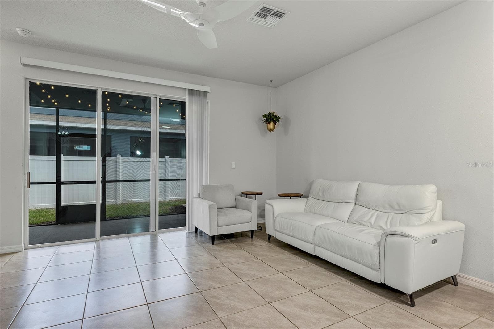 Townhouse at 4015 BLUE BANKS LN, BRADENTON, photo 12 of 35
