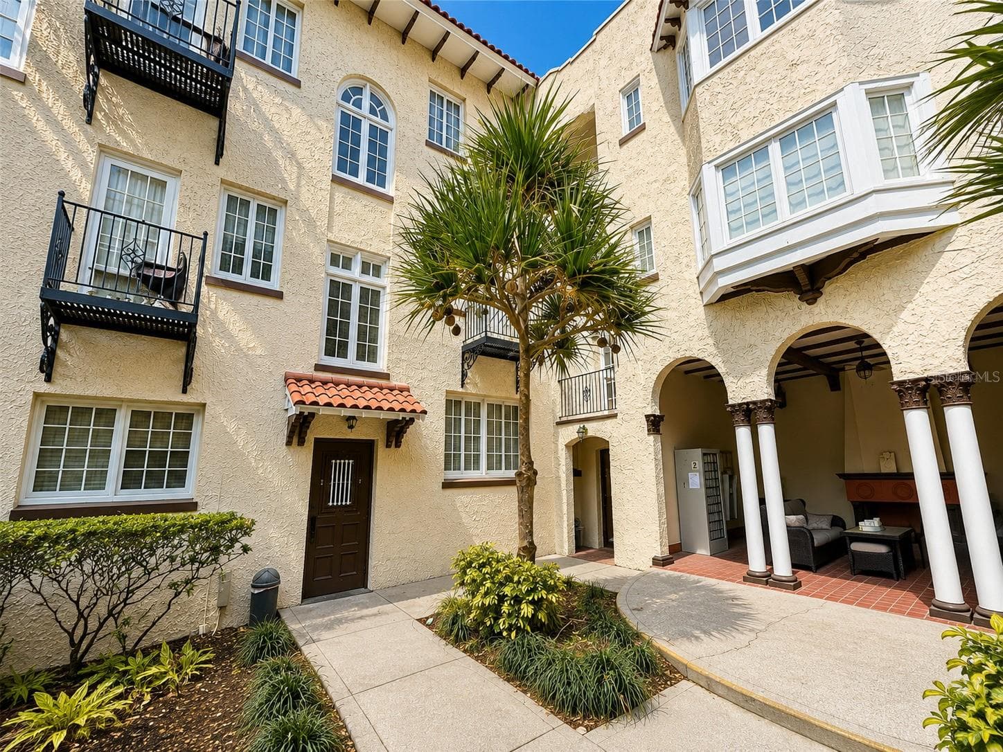 Condominium at 2117 W DEKLE AVE #H2, TAMPA, photo 2 of 13