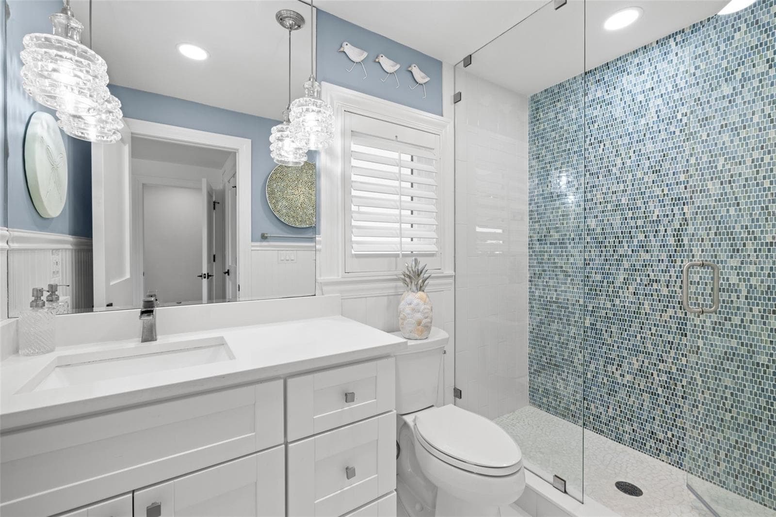 Bathroom Suite 3 - 101 9TH ST E, TIERRA VERDE