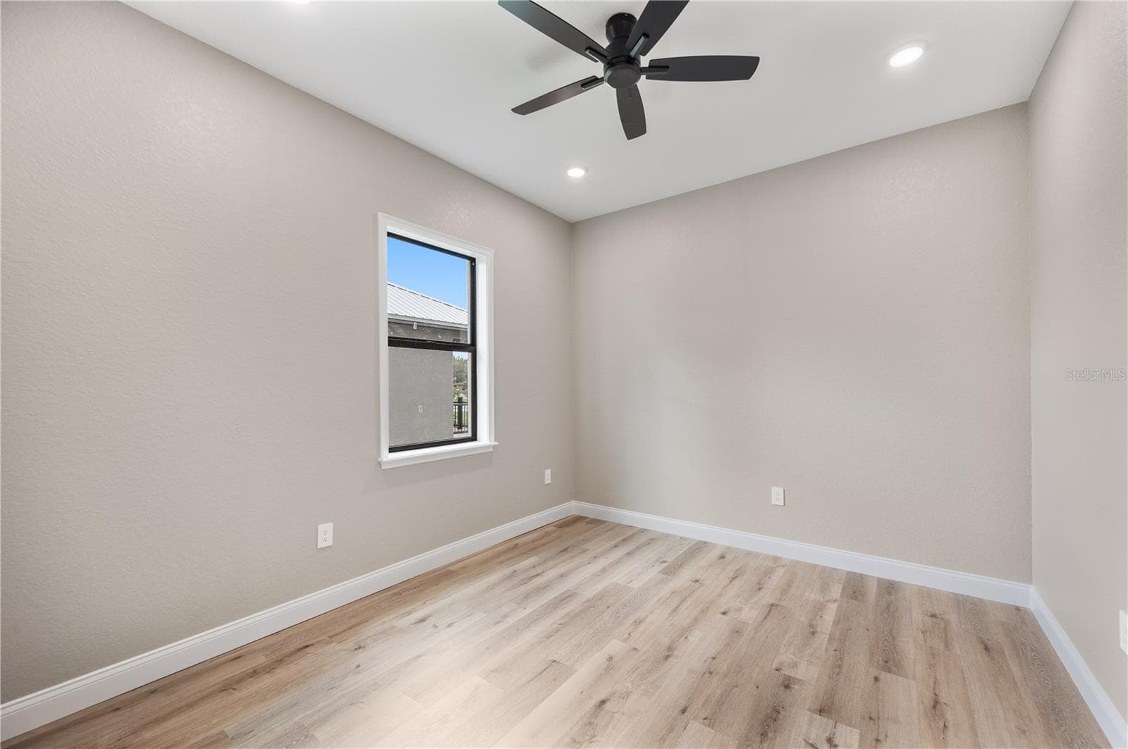 Single Family Residence at 2411 OLD MEDULLA RD, LAKELAND, photo 29 of 39