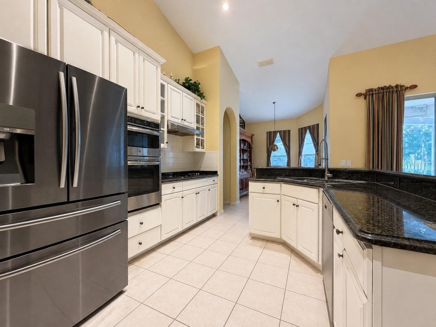 Single Family Residence at 3637 DEVEREAUX CT, ORLANDO, photo 7 of 38