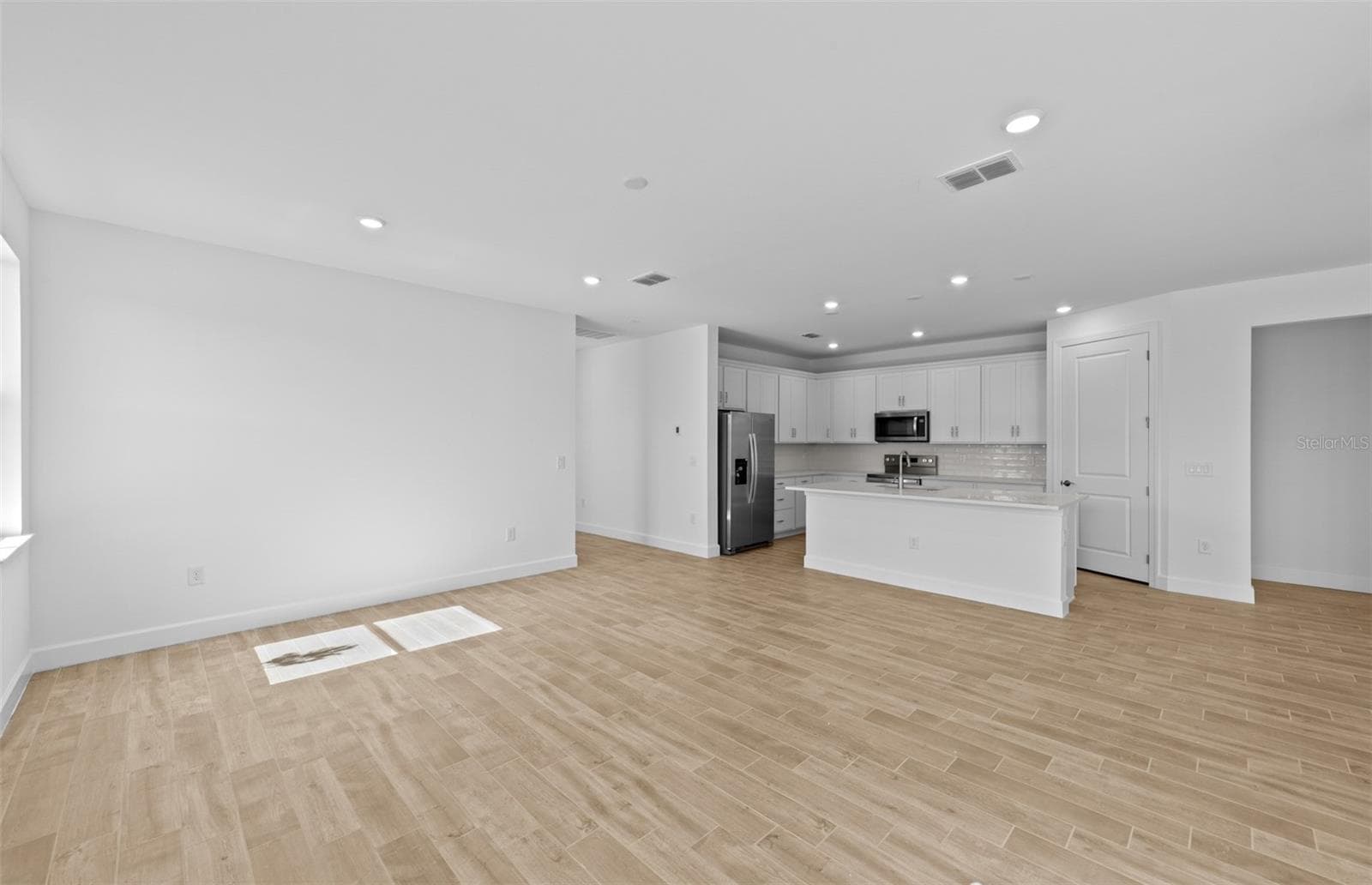 Mystique floorplan, homes may vary. - 17086 MOONFLOWER DR, VENICE