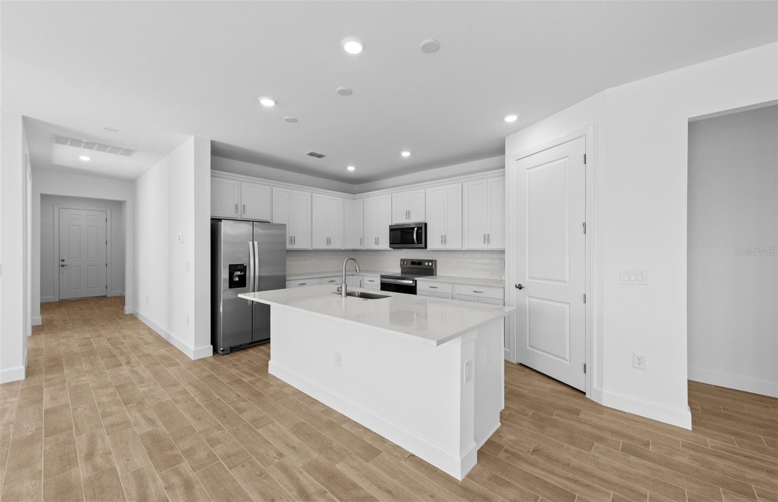 Mystique floorplan, homes may vary. - 17086 MOONFLOWER DR, VENICE