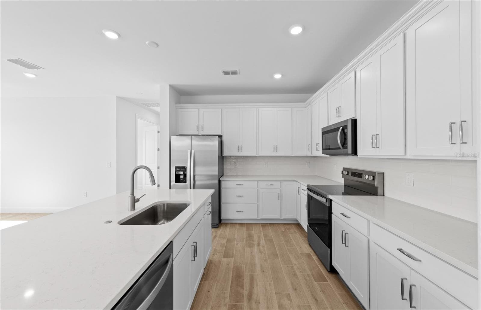 Mystique floorplan, homes may vary. - 17086 MOONFLOWER DR, VENICE