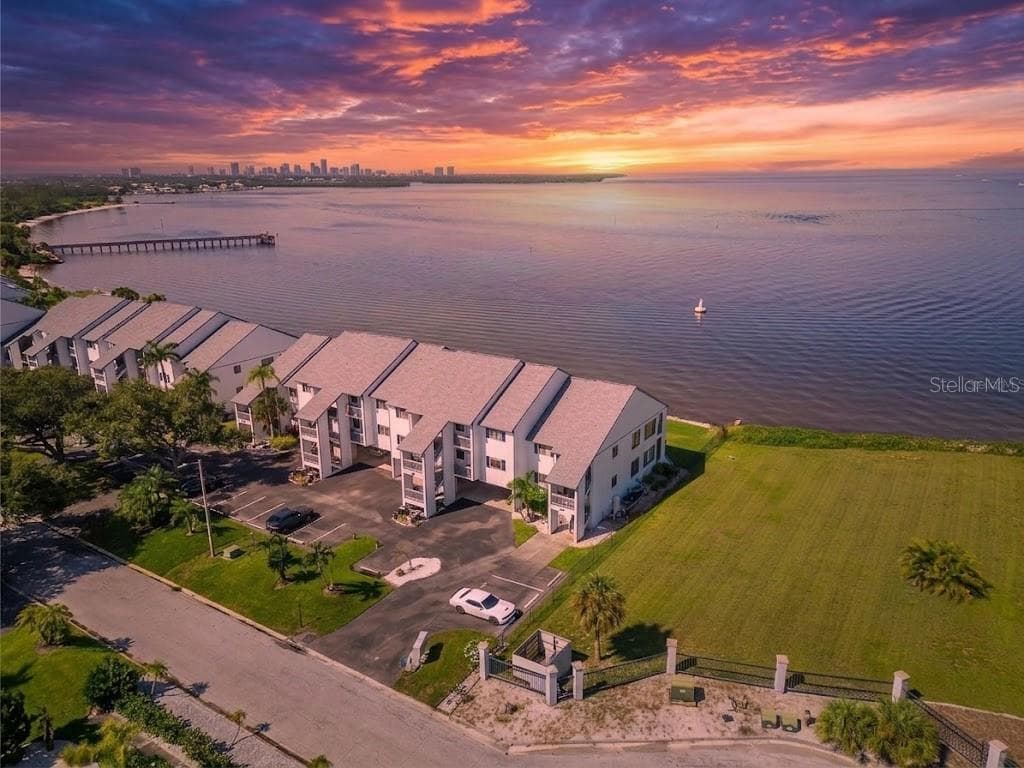 Condominium at 828 BAHIA DEL SOL DR #59, RUSKIN, photo 8 of 40