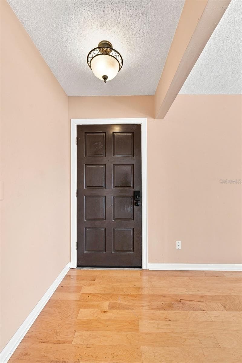 Foyer - 10836 VENICE CIR, TAMPA