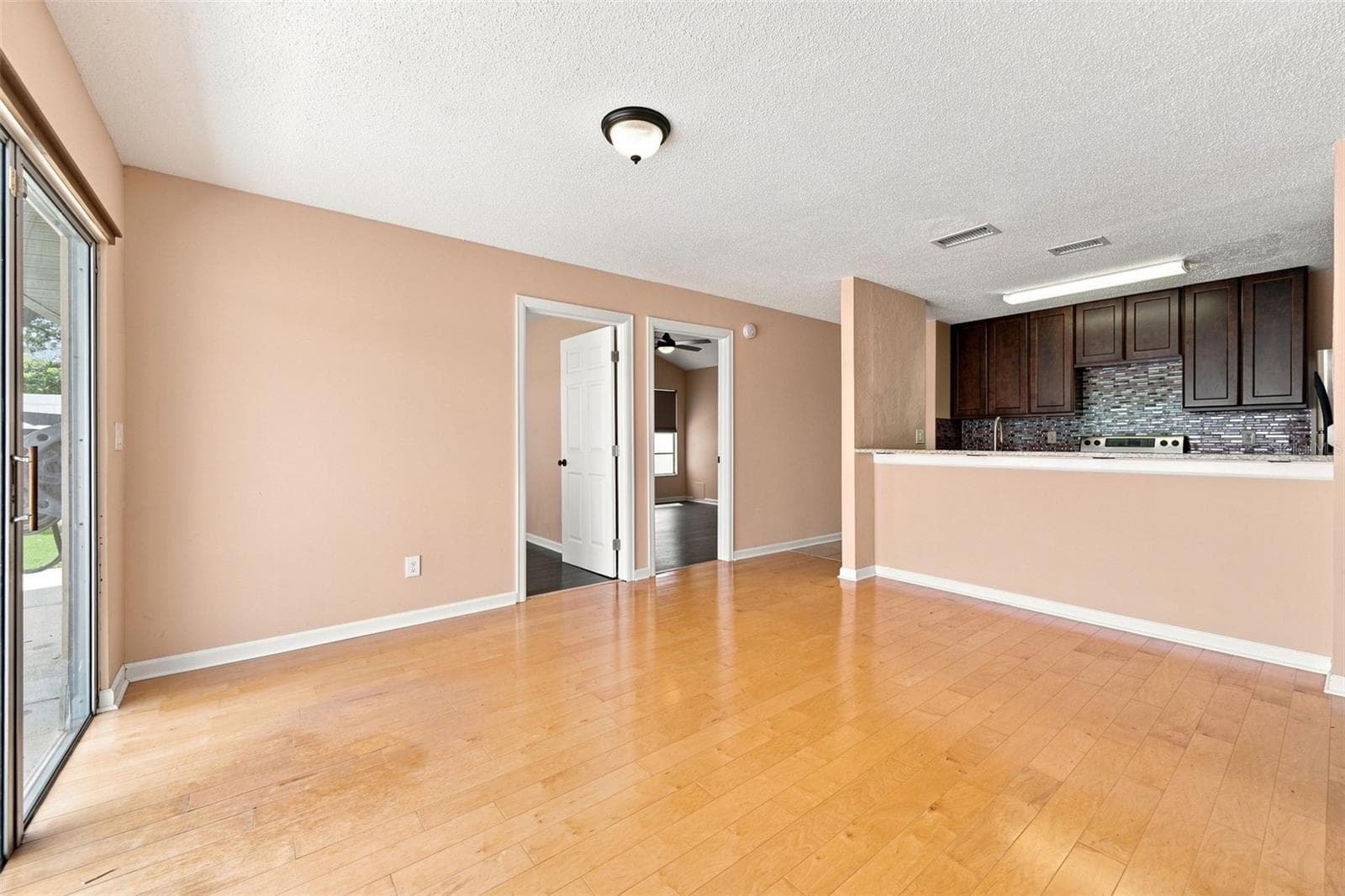 Family Room - 10836 VENICE CIR, TAMPA