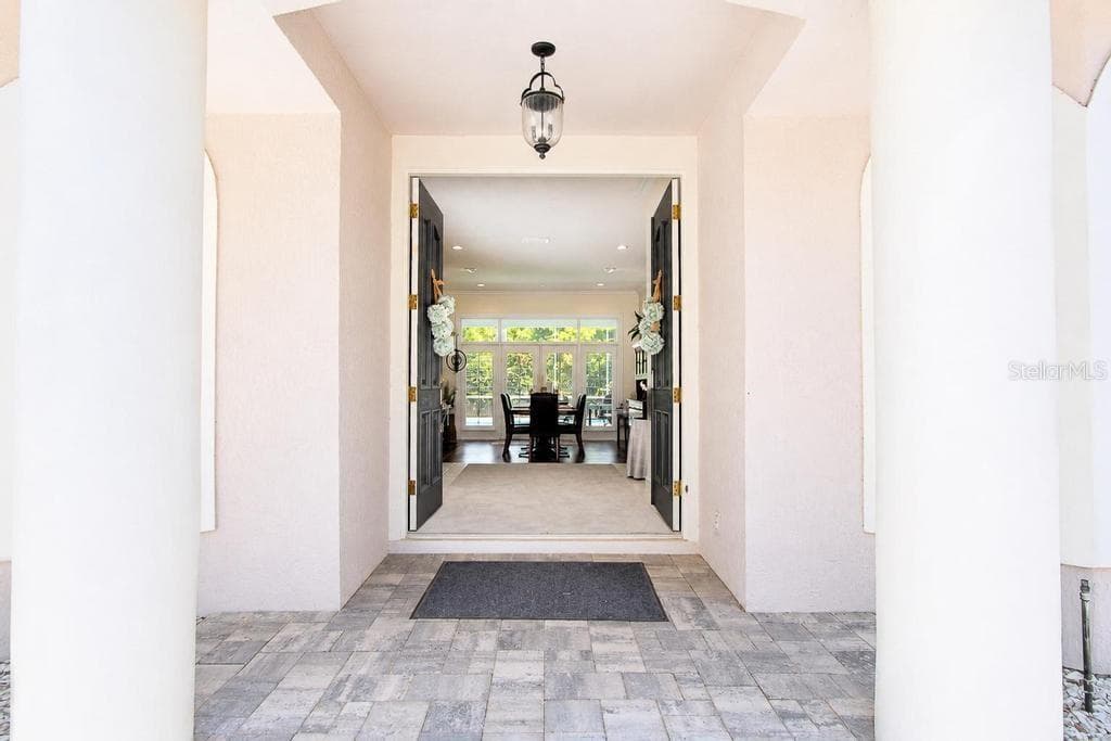 Single Family Residence at 9606 CAMBERLEY CIR, ORLANDO, photo 4 of 58