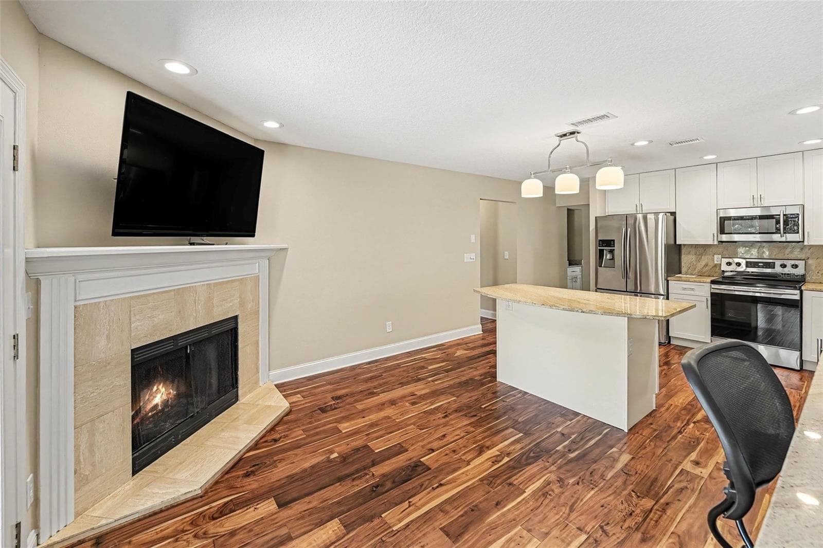 Townhouse at 1683 WATERMARK CIR NE, ST PETERSBURG, photo 6 of 46