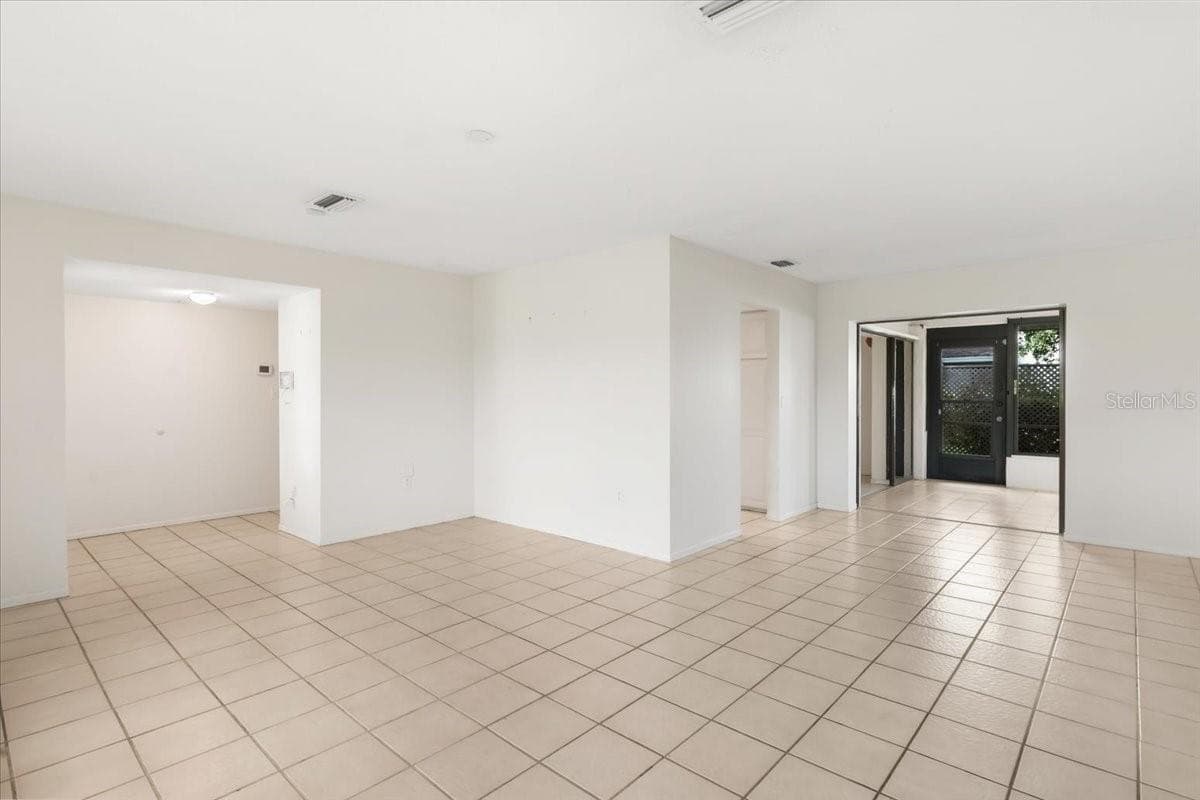Single Family Residence at 1608 BOB O LINK DR, VENICE, photo 10 of 43