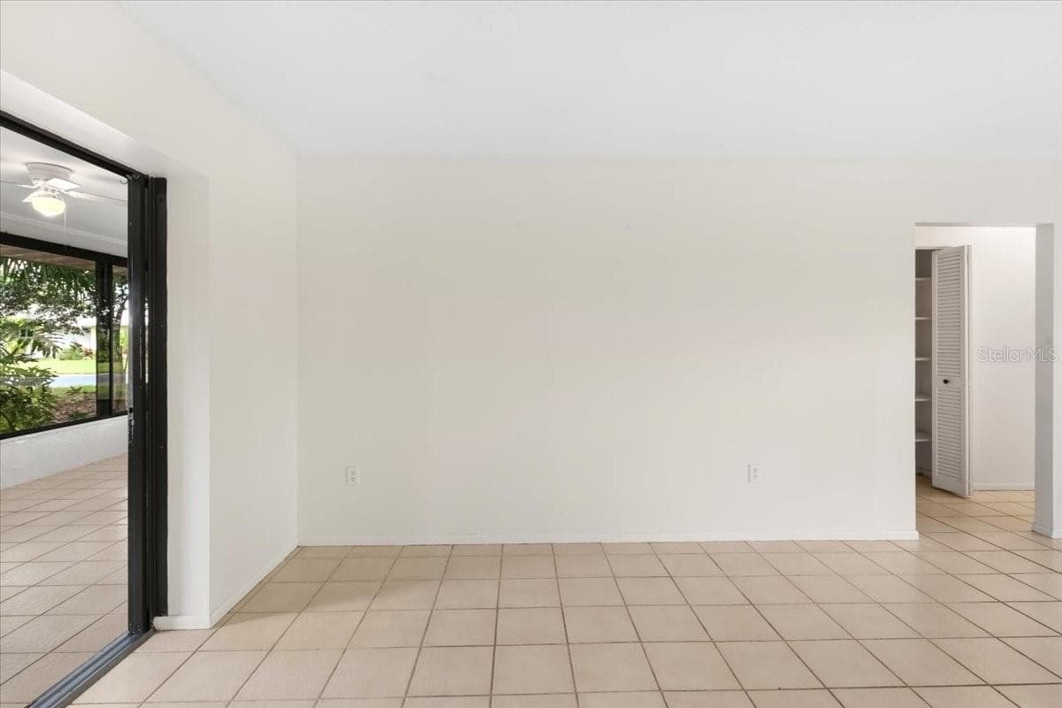 Single Family Residence at 1608 BOB O LINK DR, VENICE, photo 15 of 43