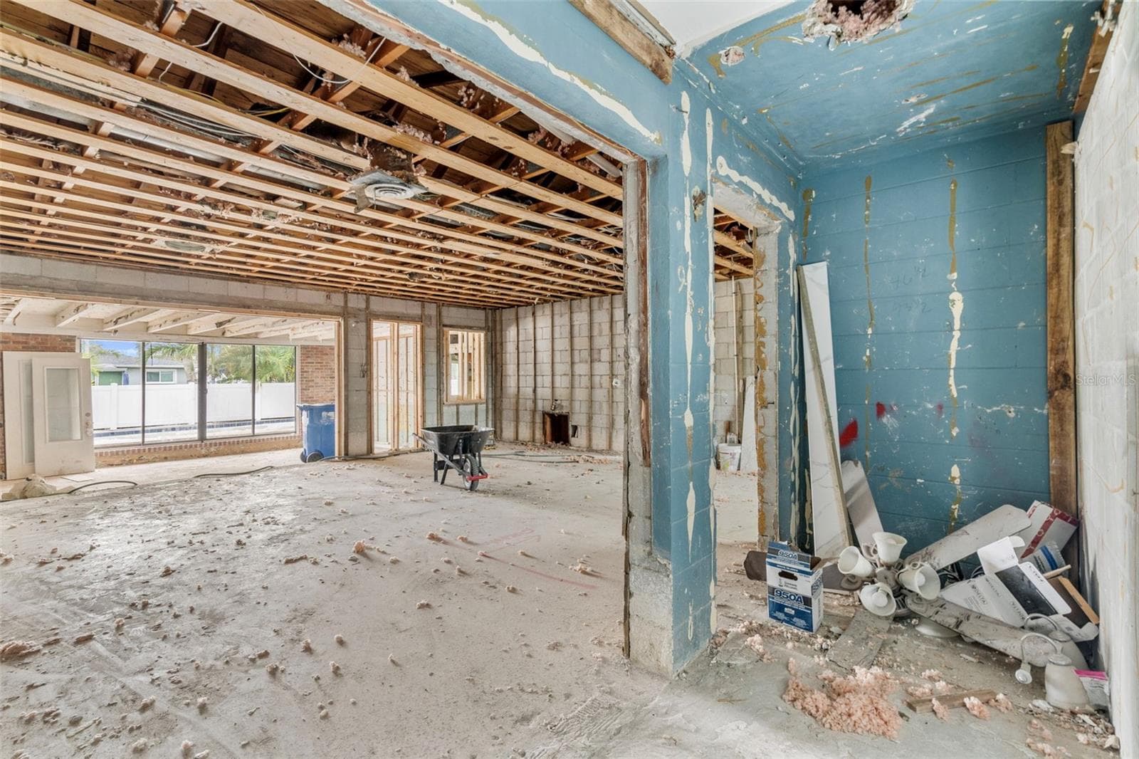 Single Family Residence at 9570 SUN ISLE DR NE, ST PETERSBURG, photo 6 of 35