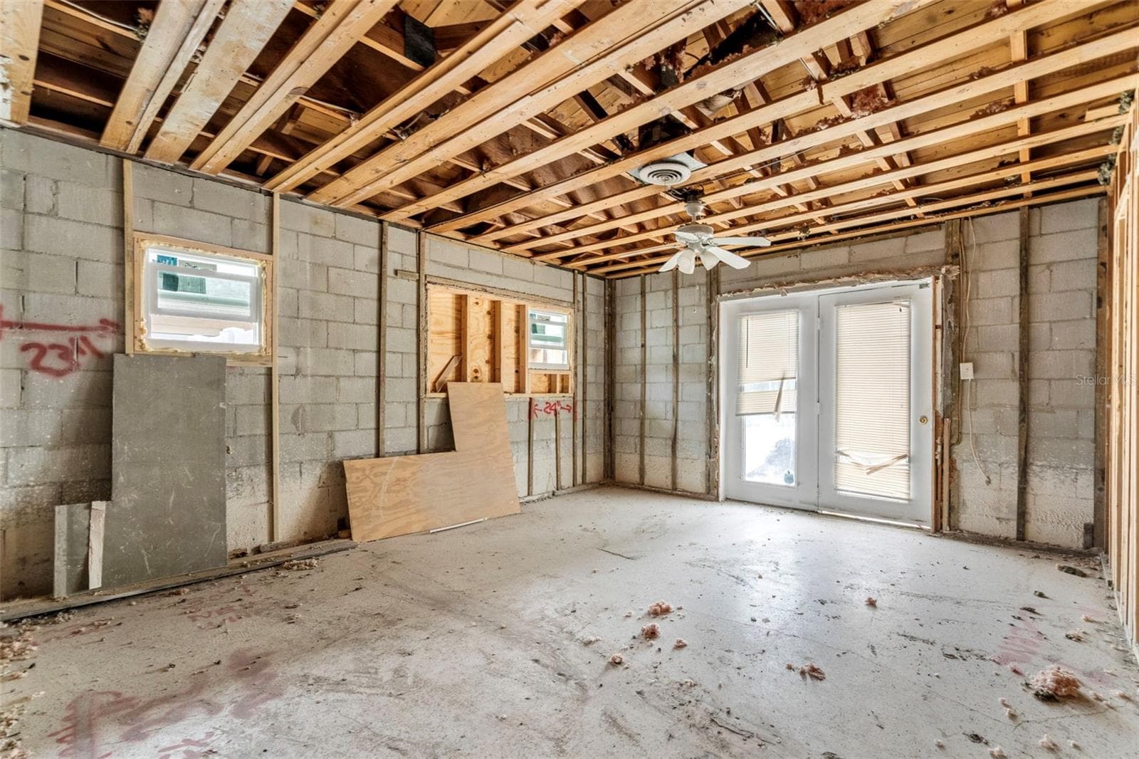 Single Family Residence at 9570 SUN ISLE DR NE, ST PETERSBURG, photo 21 of 35