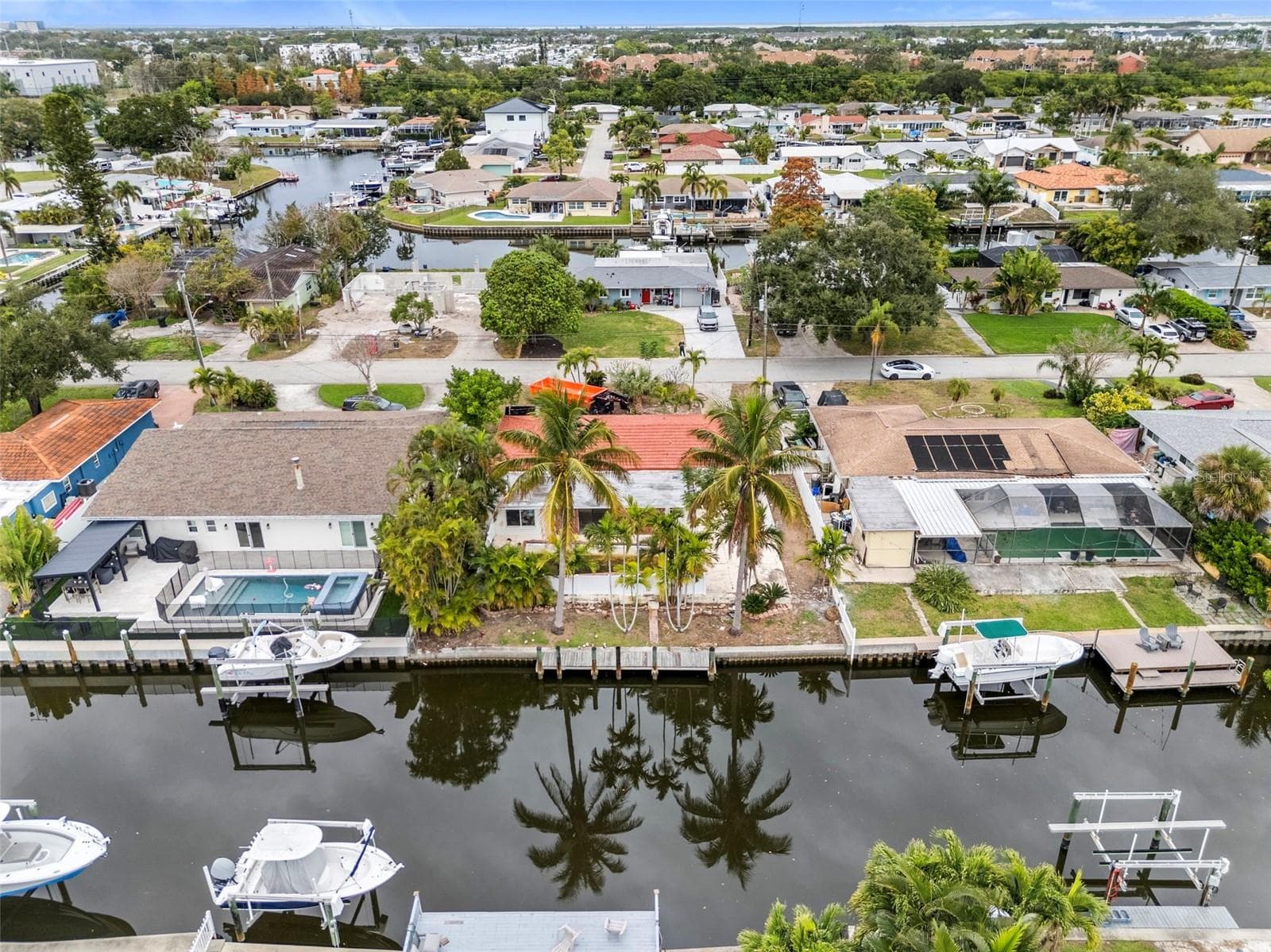 Single Family Residence at 9570 SUN ISLE DR NE, ST PETERSBURG, photo 34 of 35